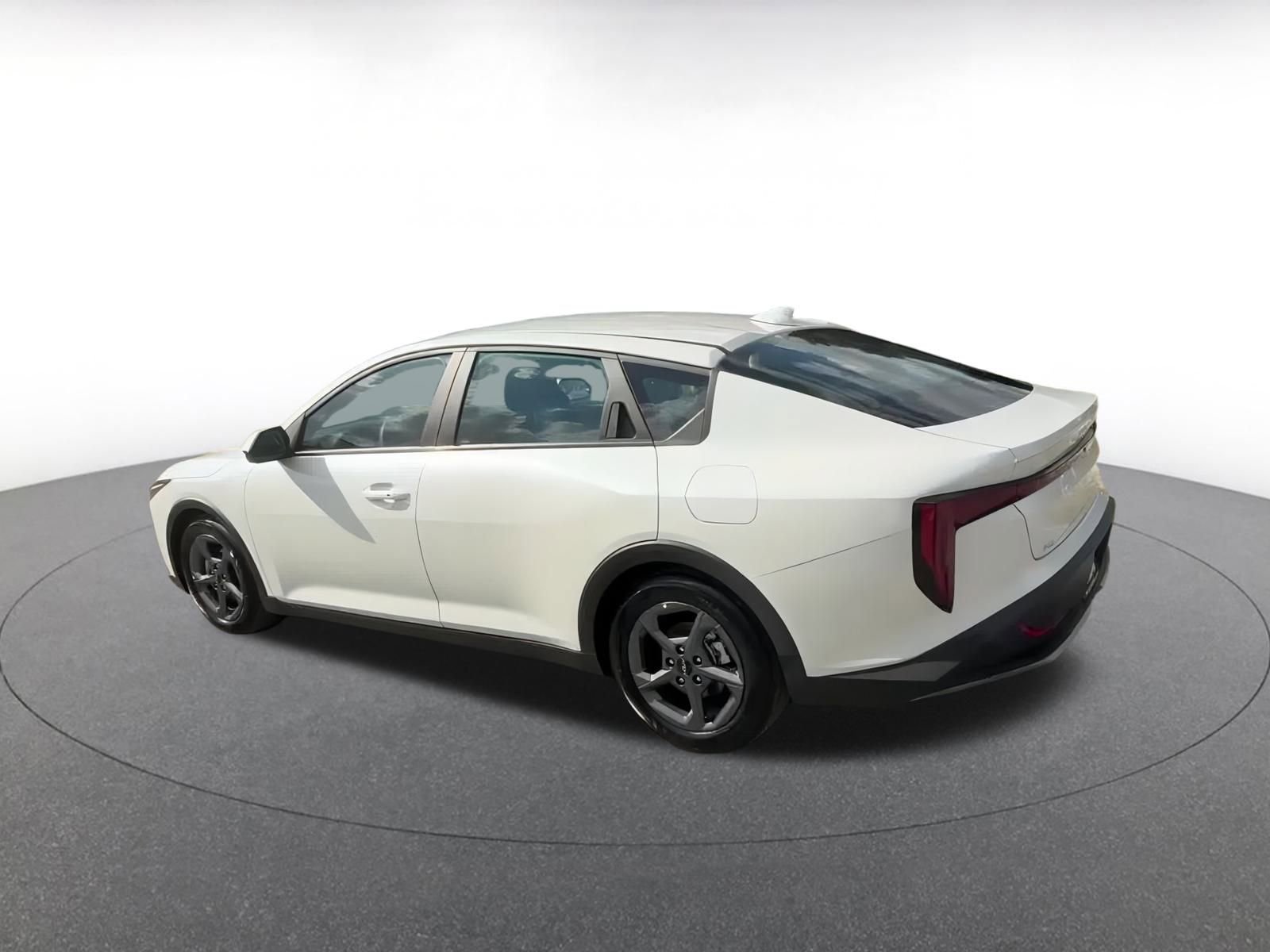 Thumbnail: 2025 Kia K4 - 10