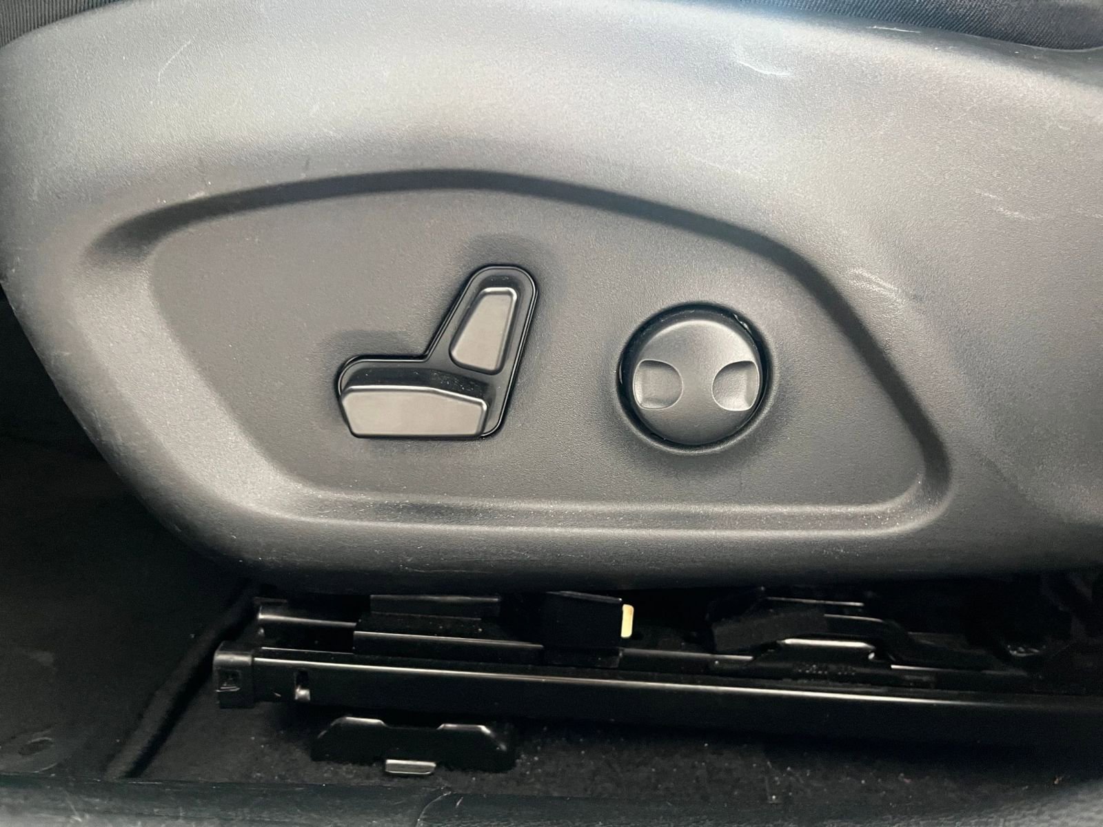 Thumbnail: 2025 Jeep Compass - 22