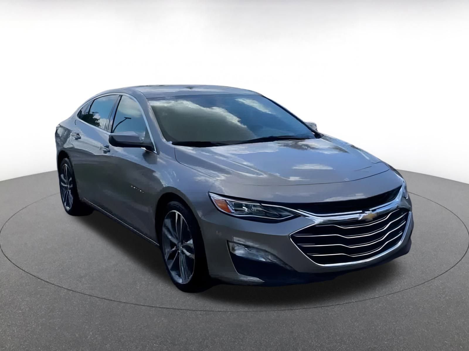 Thumbnail: 2024 Chevrolet Malibu - 3