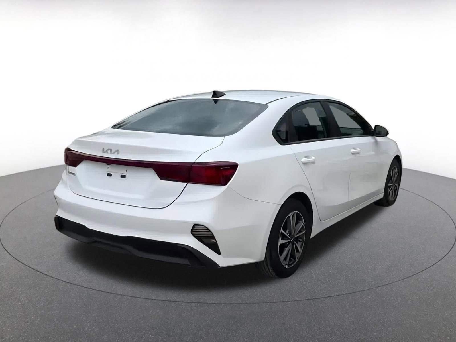 2024 Kia Forte LXS 12