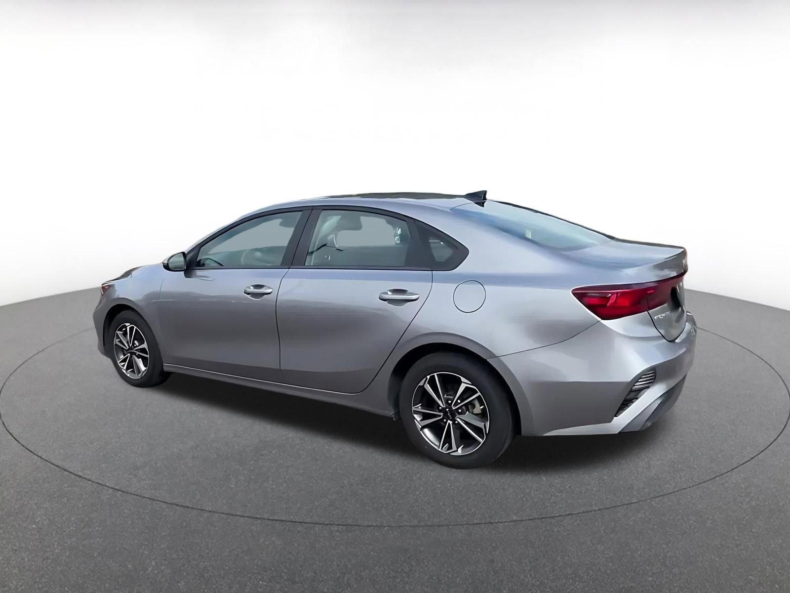 Thumbnail: 2024 Kia Forte - 11