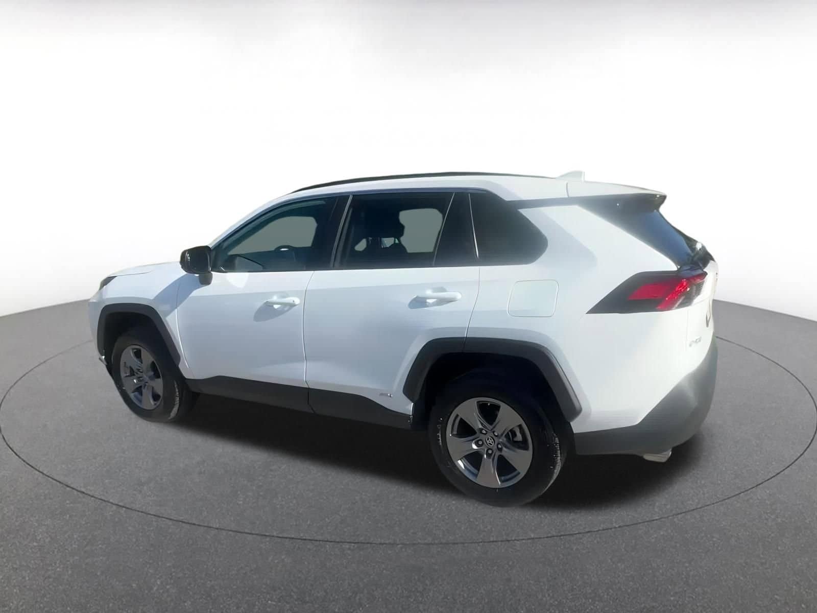 Thumbnail: 2024 Toyota RAV4 - 10