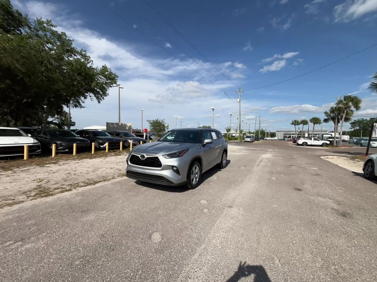 Thumbnail: 2025 Toyota Highlander - 16