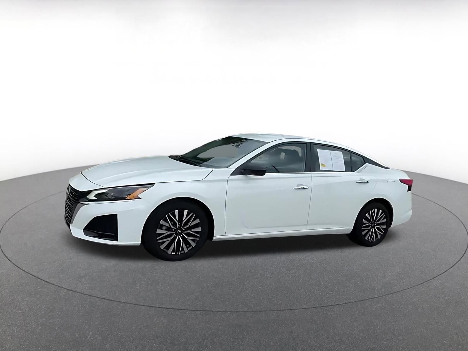 Thumbnail: 2025 Nissan Altima - 8