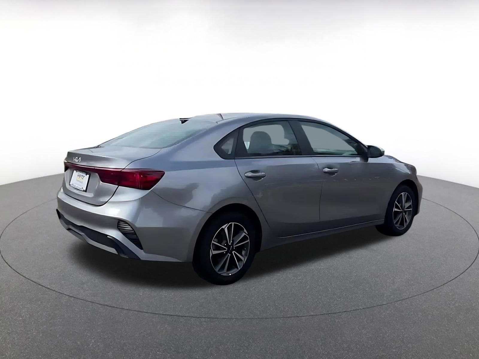 Thumbnail: 2024 Kia Forte - 15