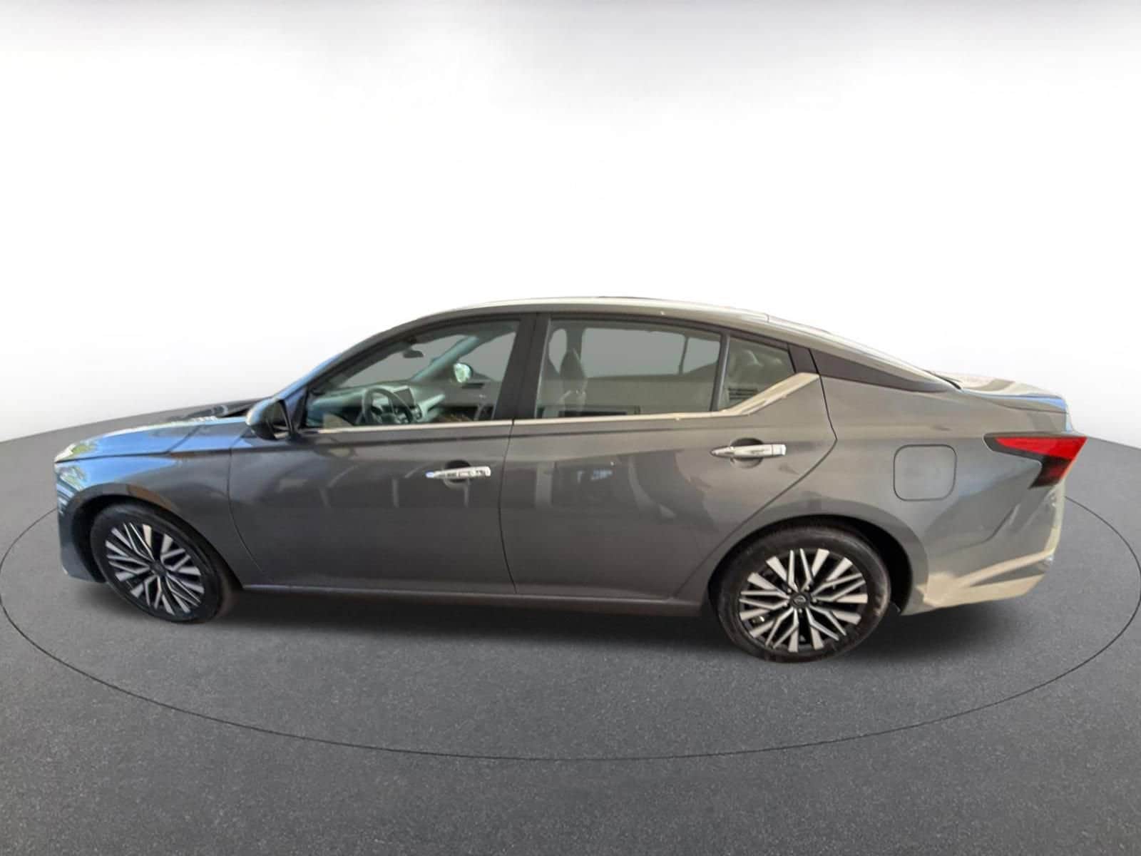 Thumbnail: 2025 Nissan Altima - 12