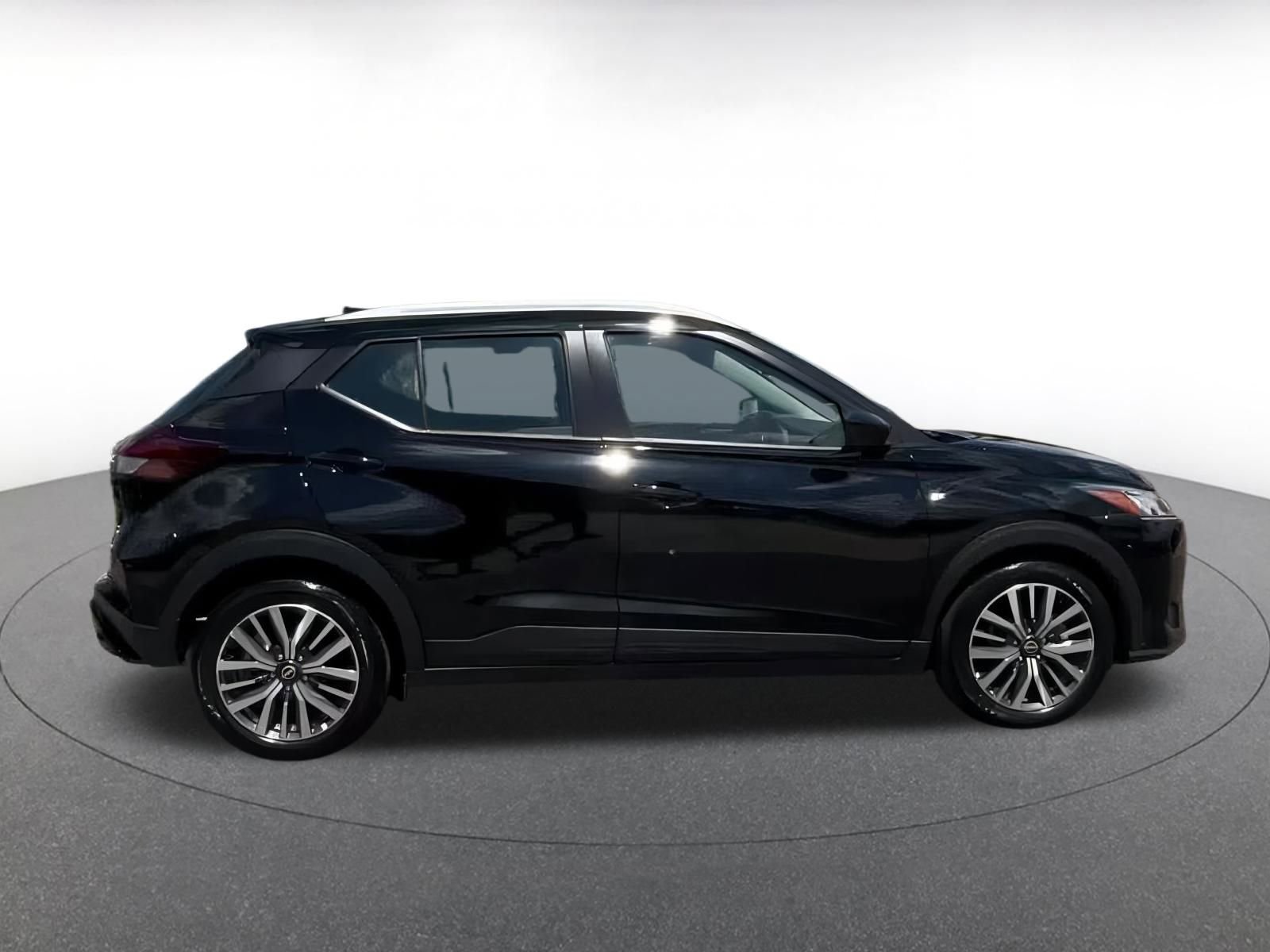 Thumbnail: 2024 Nissan Kicks - 16