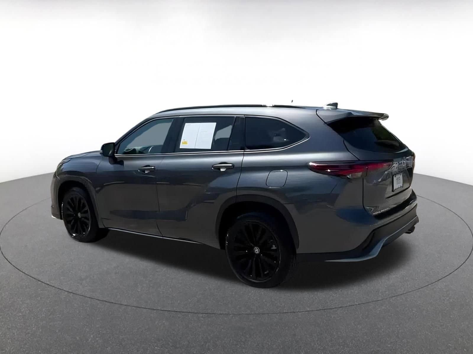 2024 Toyota Highlander XSE 8