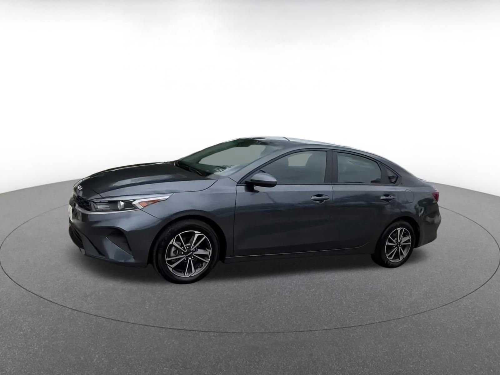 Thumbnail: 2023 Kia Forte - 7