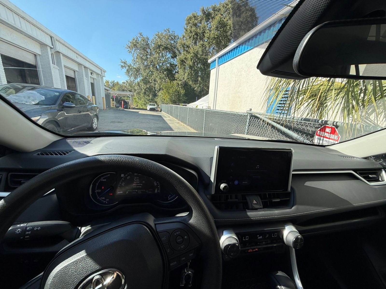 Thumbnail: 2025 Toyota RAV4 - 33