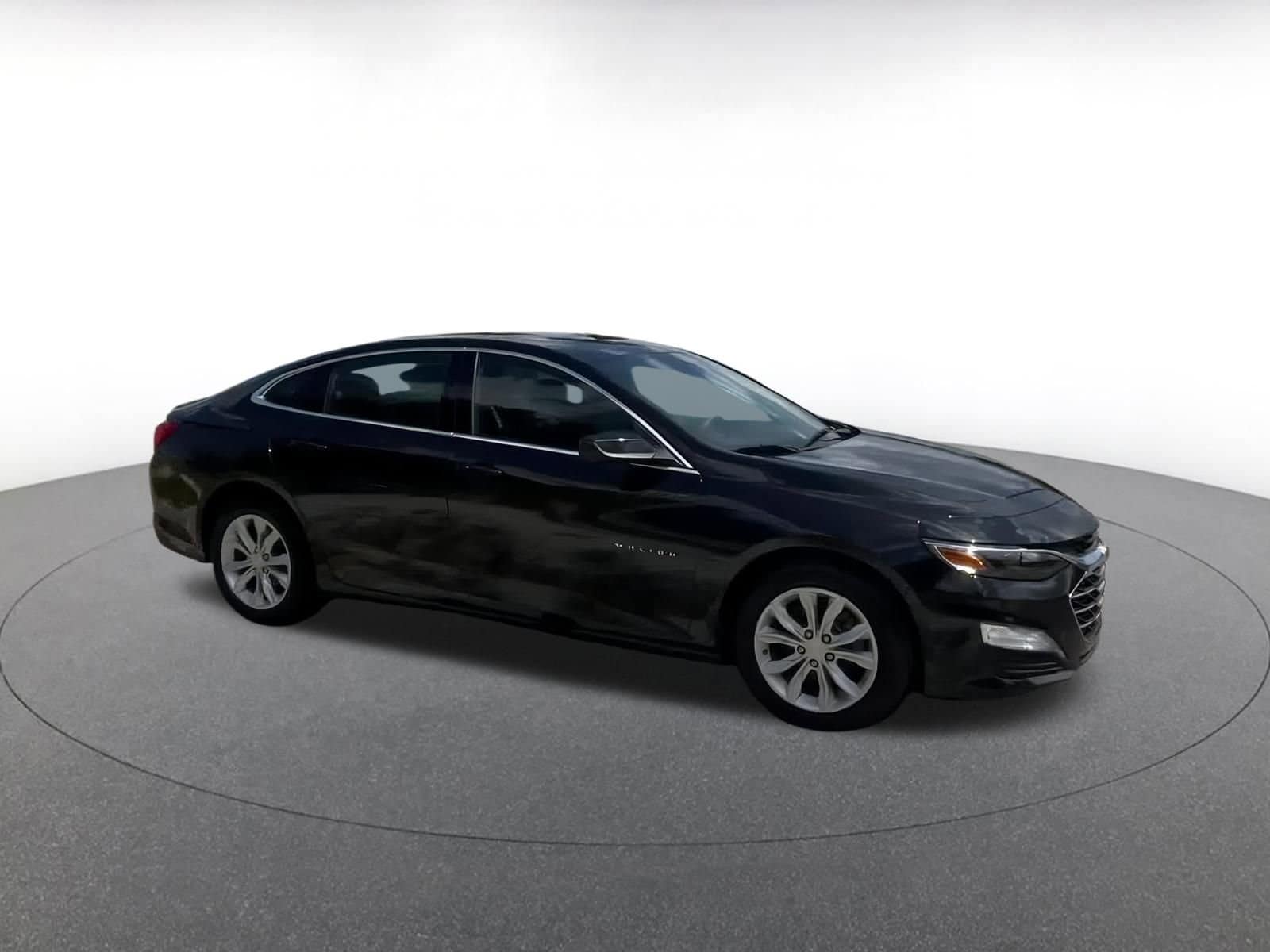 Thumbnail: 2023 Chevrolet Malibu - 2