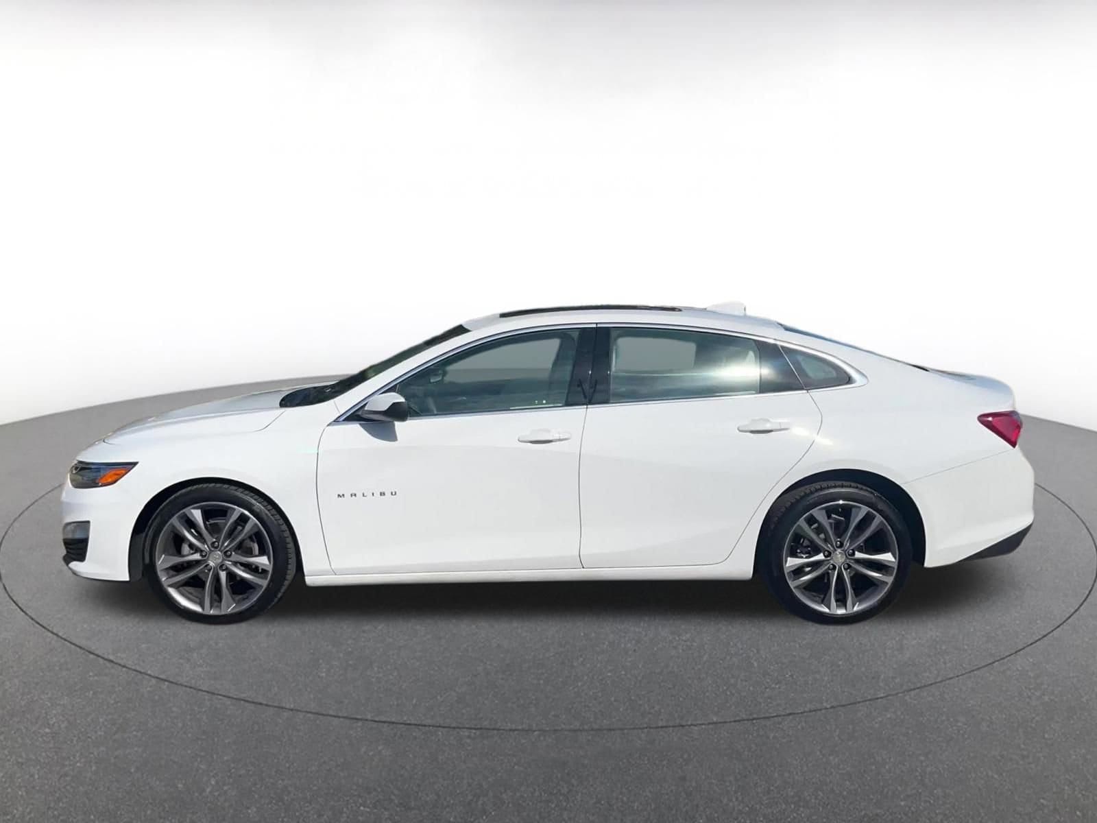 Thumbnail: 2024 Chevrolet Malibu - 9