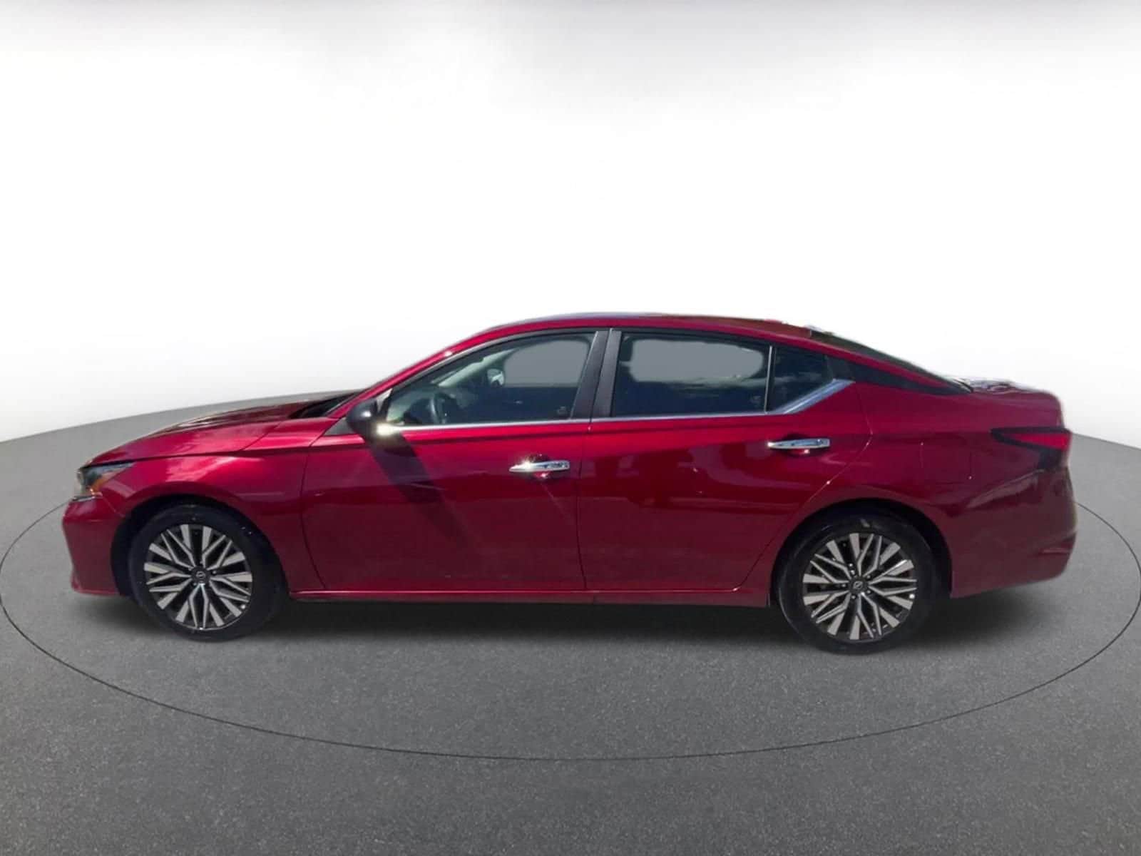 Thumbnail: 2025 Nissan Altima - 9