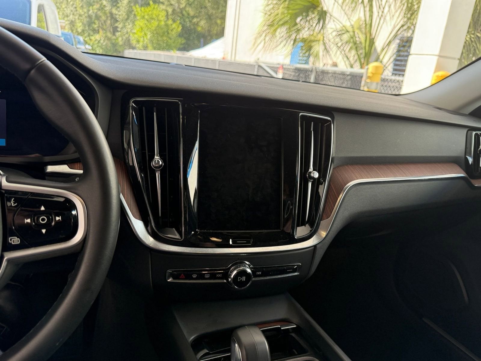 Thumbnail: 2025 Volvo S60 - 18