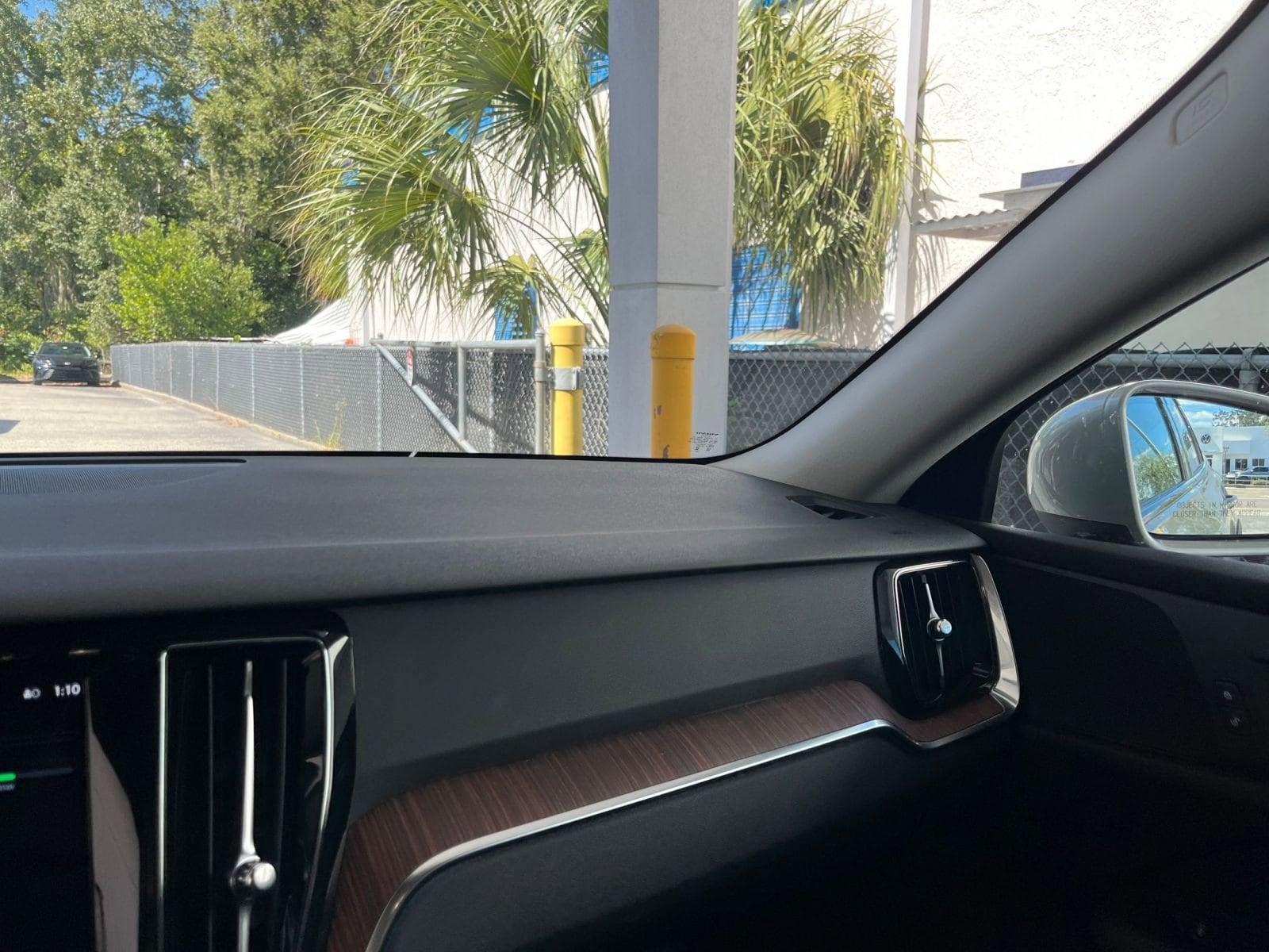 Thumbnail: 2025 Volvo S60 - 35