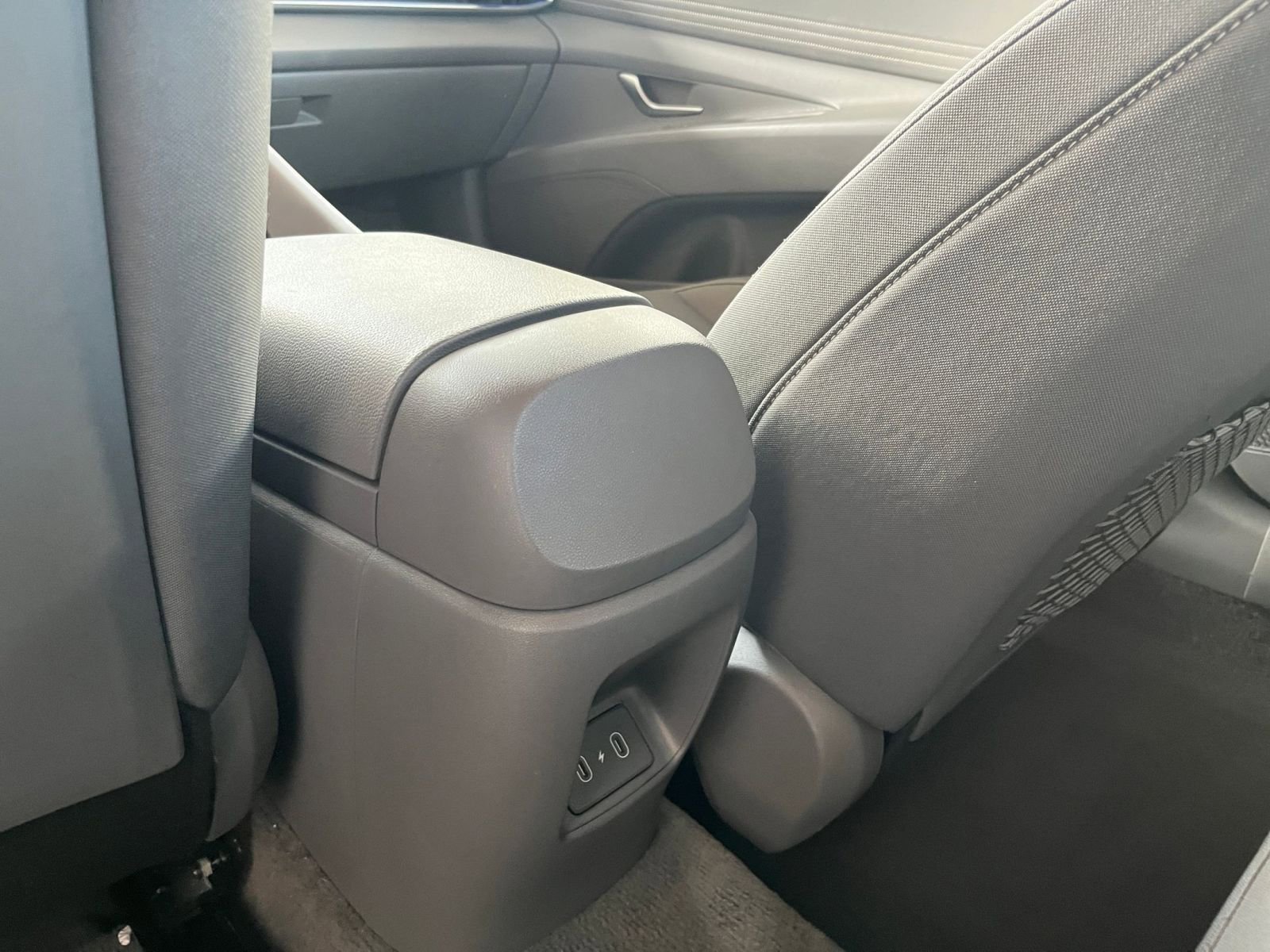 Thumbnail: 2025 Hyundai Elantra - 24