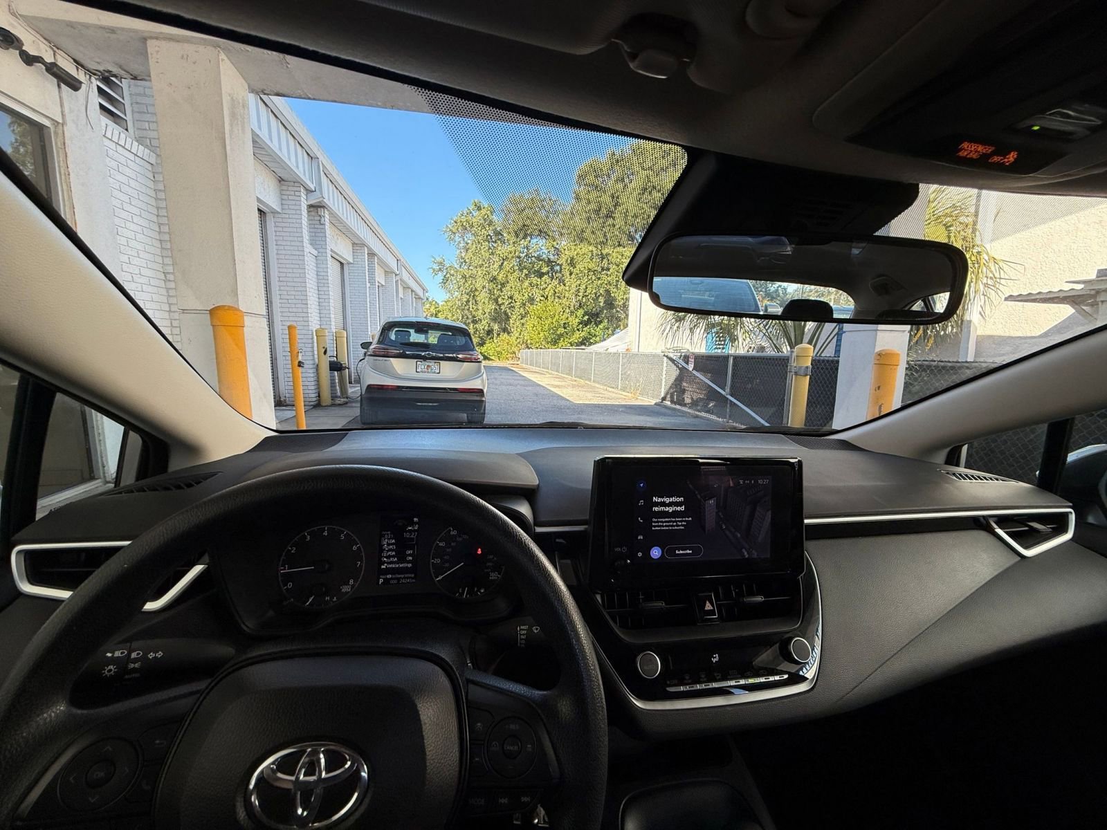 Thumbnail: 2025 Toyota Corolla - 33