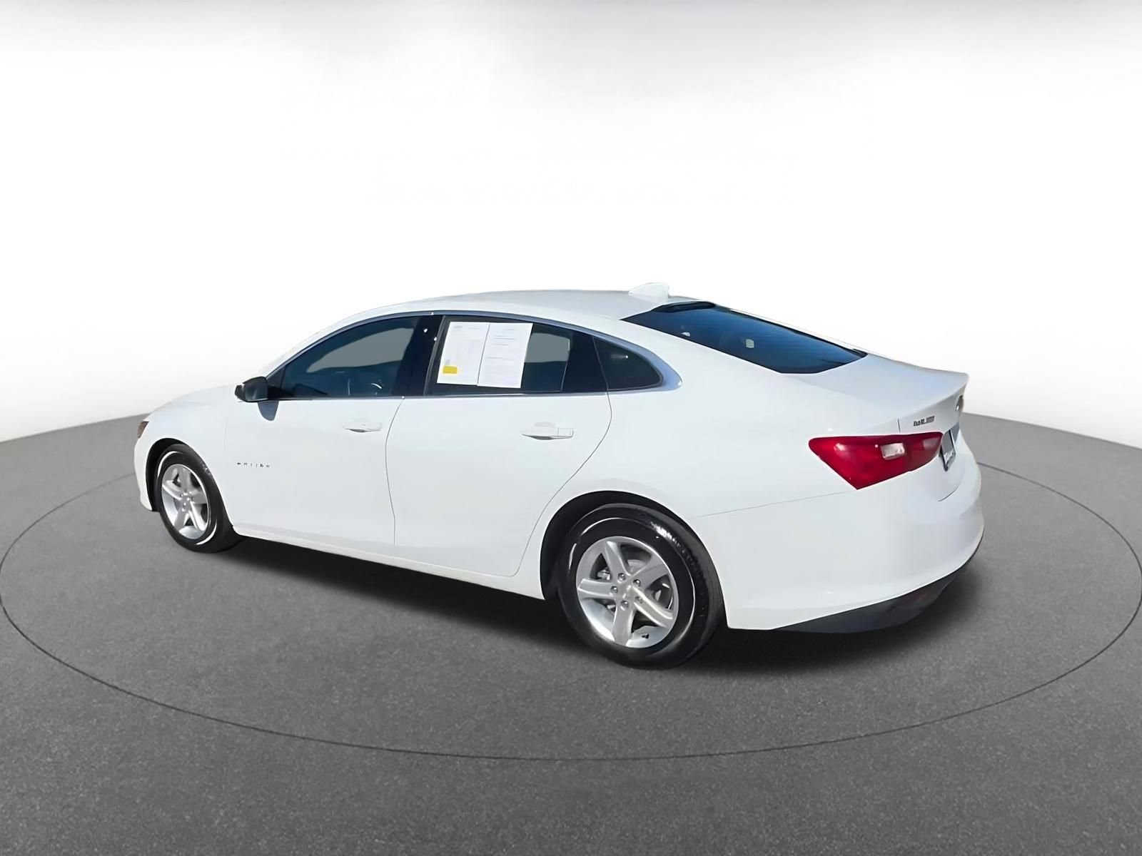 Thumbnail: 2024 Chevrolet Malibu - 10