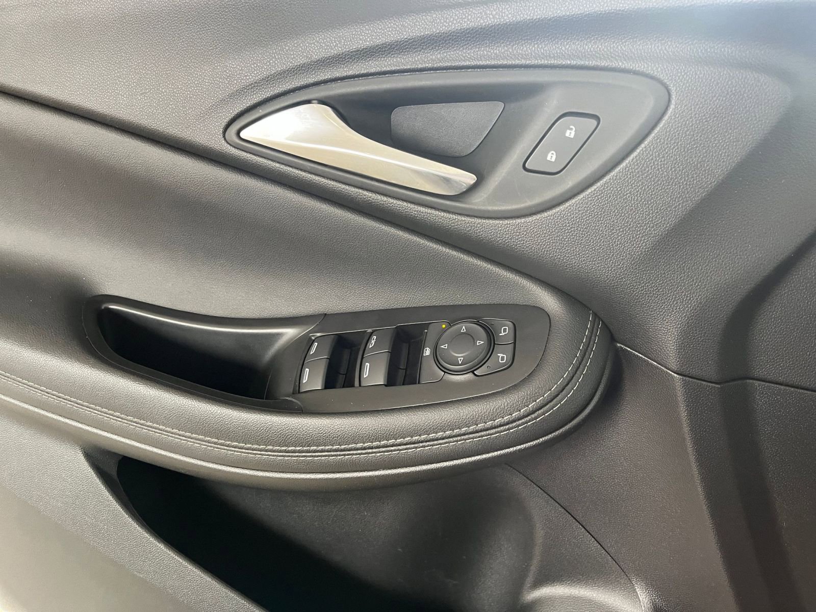 Thumbnail: 2025 Buick Encore GX - 18