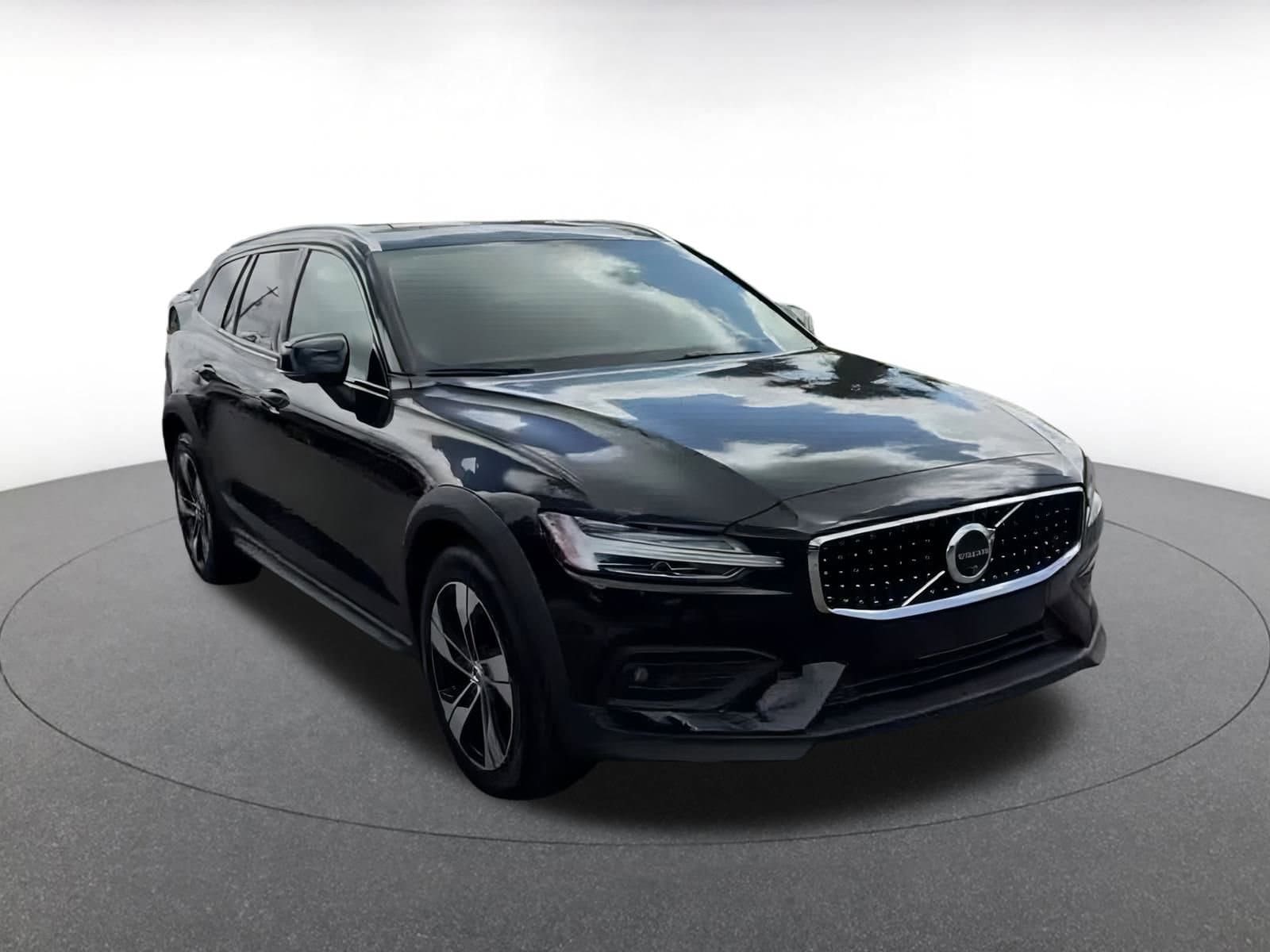 Thumbnail: 2025 Volvo S60 - 3