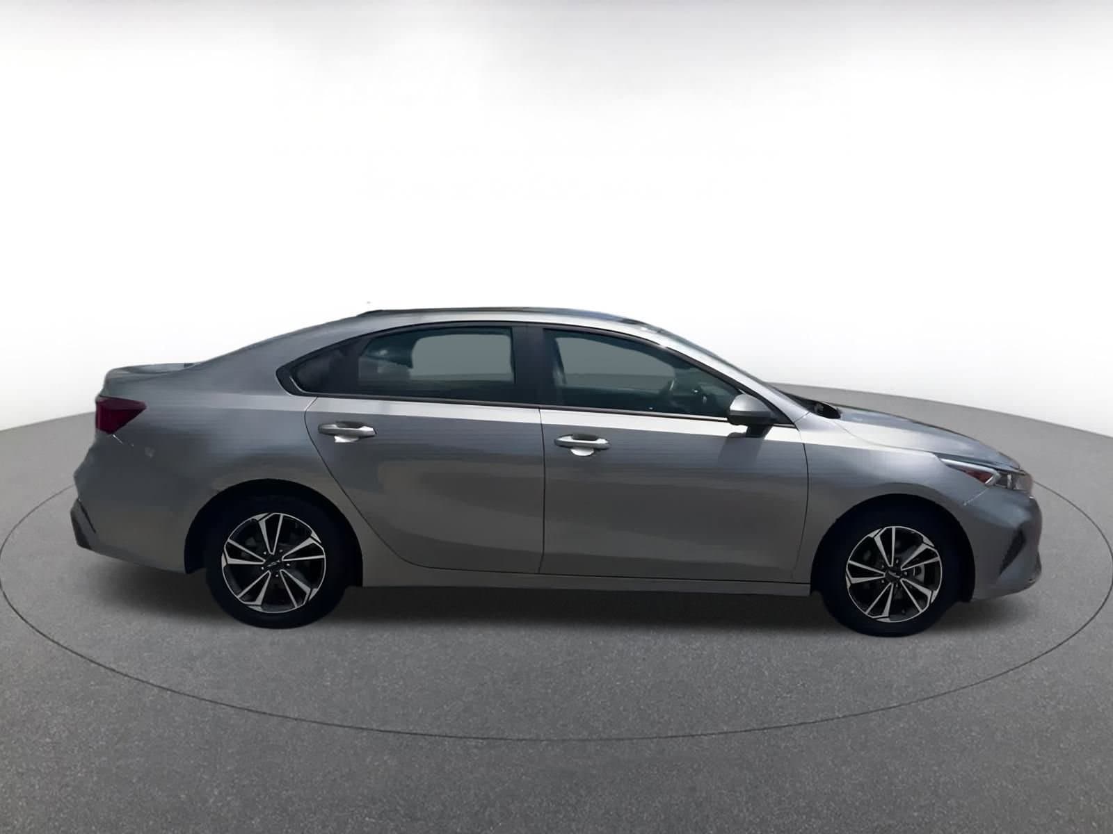 Thumbnail: 2024 Kia Forte - 15