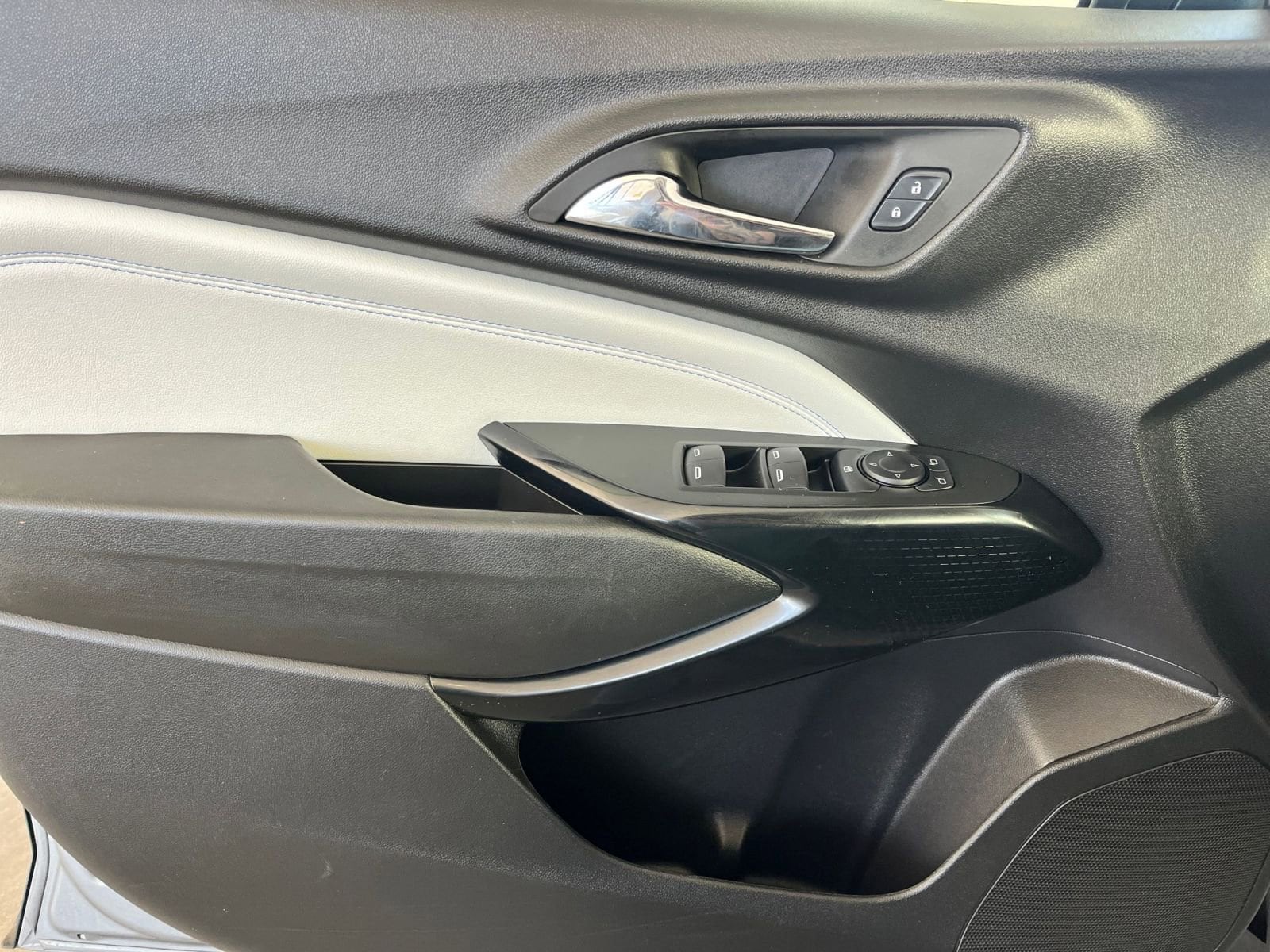 Thumbnail: 2025 Chevrolet Trax - 18