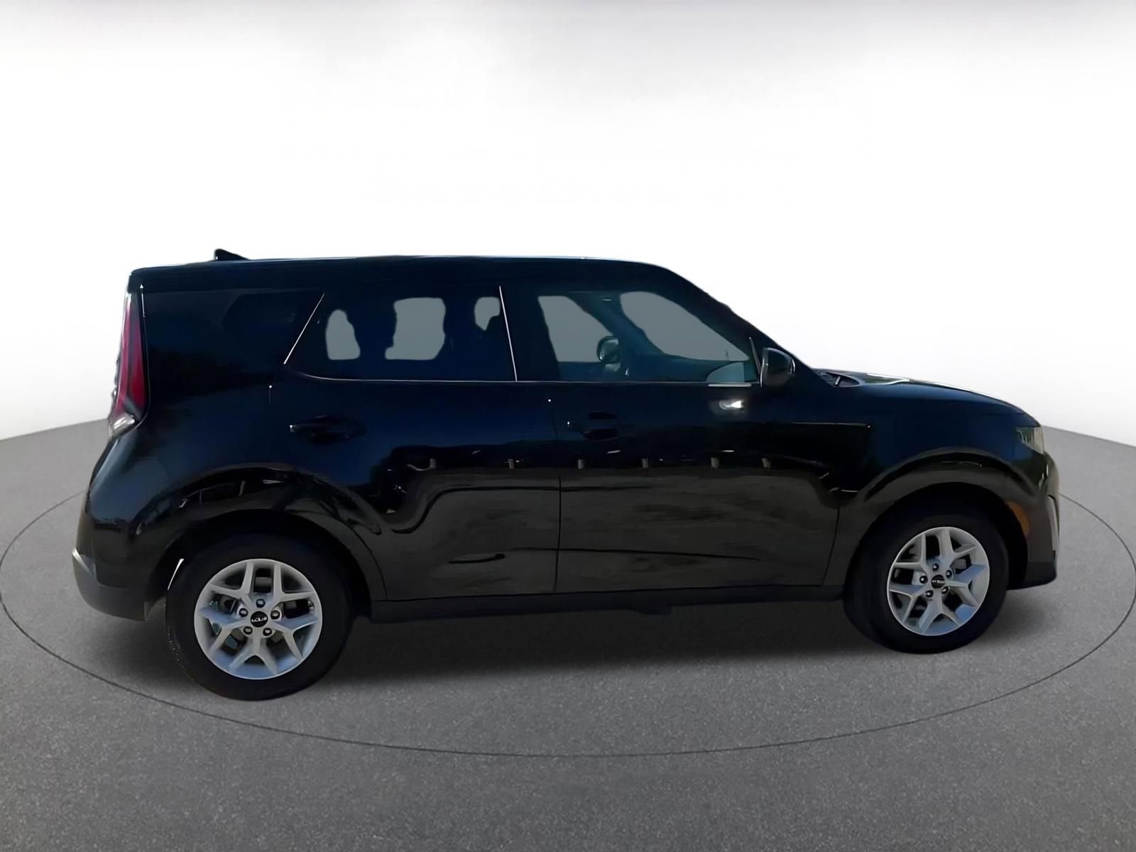 Thumbnail: 2025 Kia Soul - 16