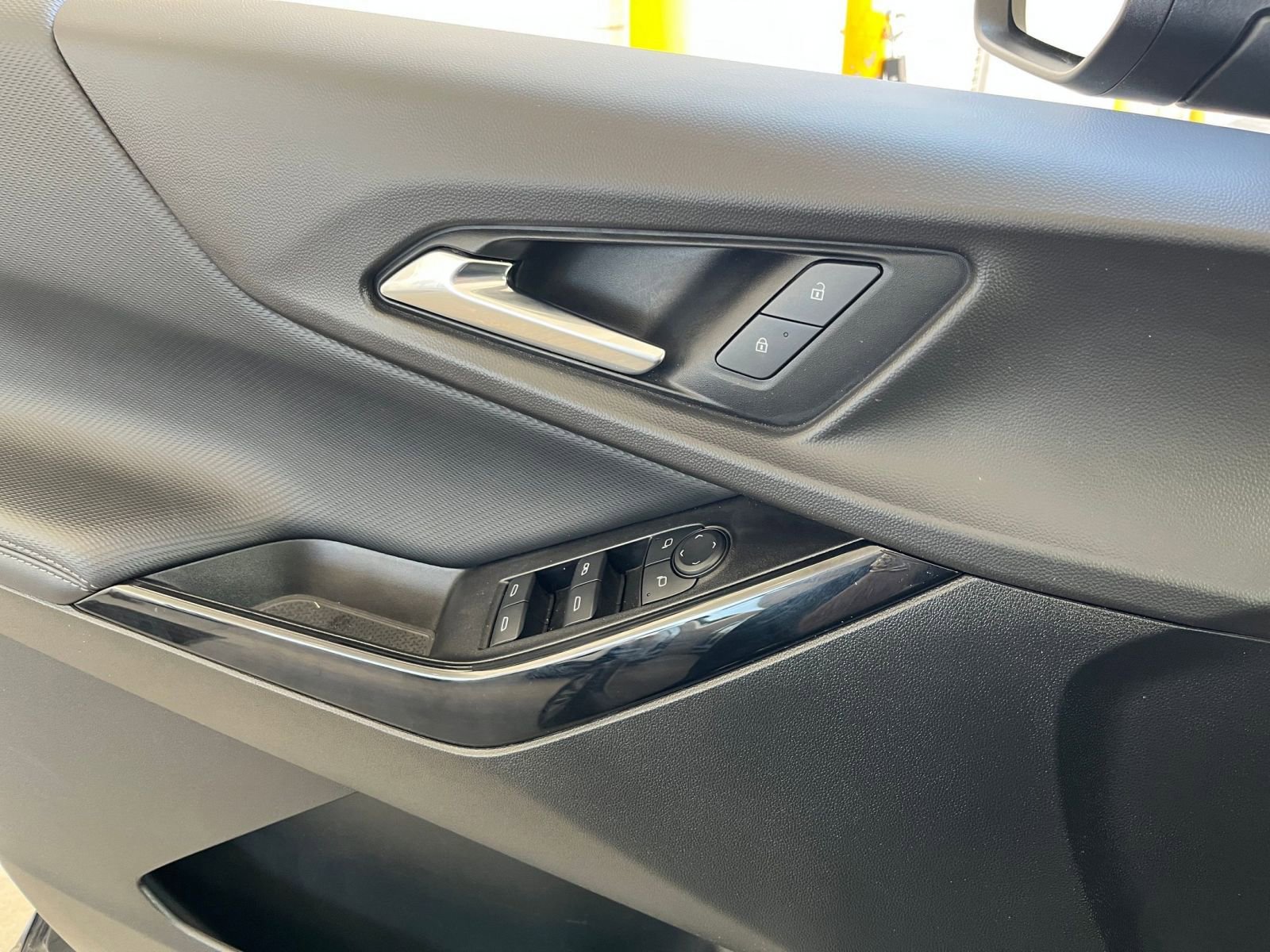 Thumbnail: 2025 Chevrolet Equinox - 20