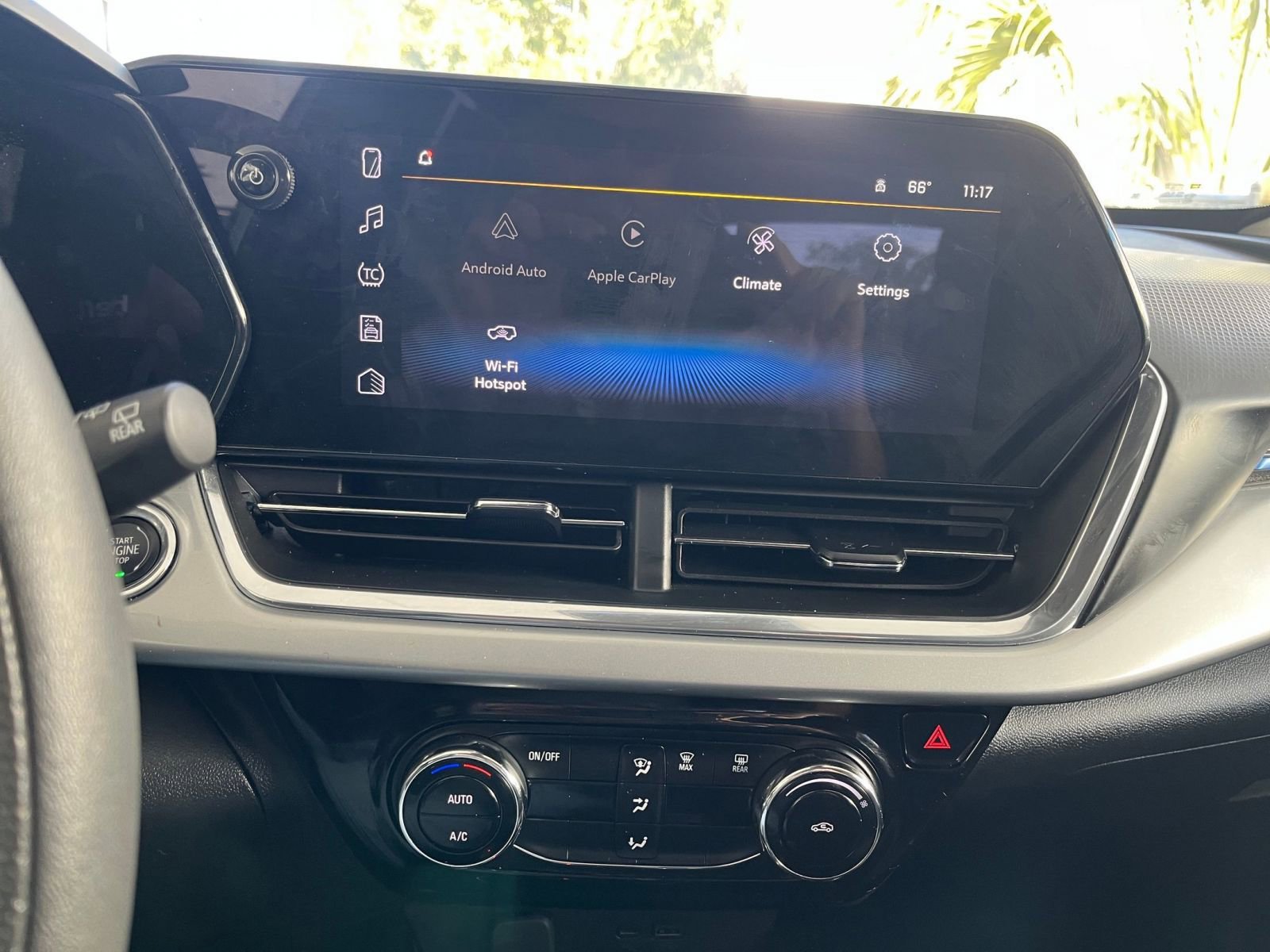 Thumbnail: 2025 Chevrolet Trax - 17