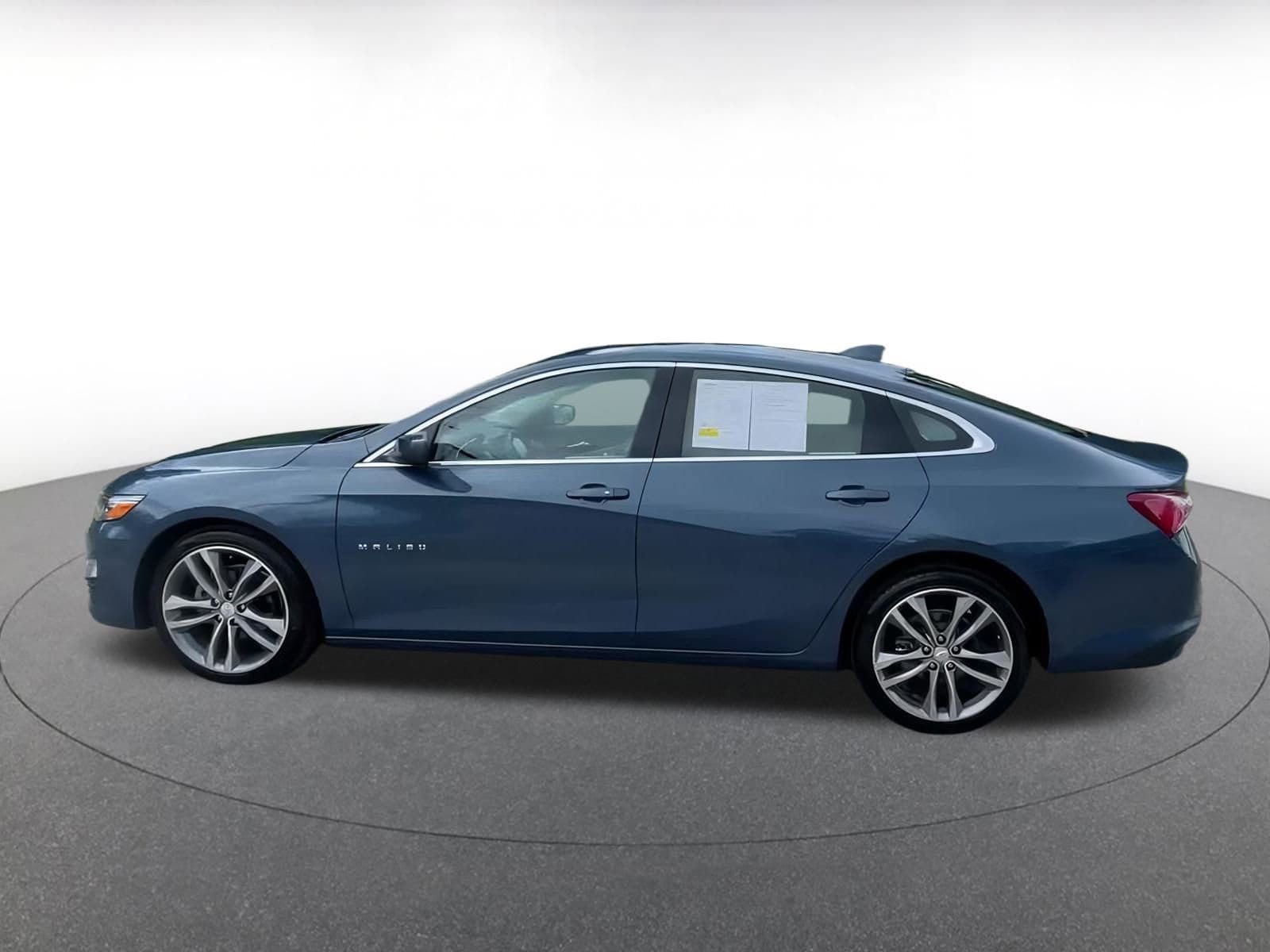 Thumbnail: 2024 Chevrolet Malibu - 9