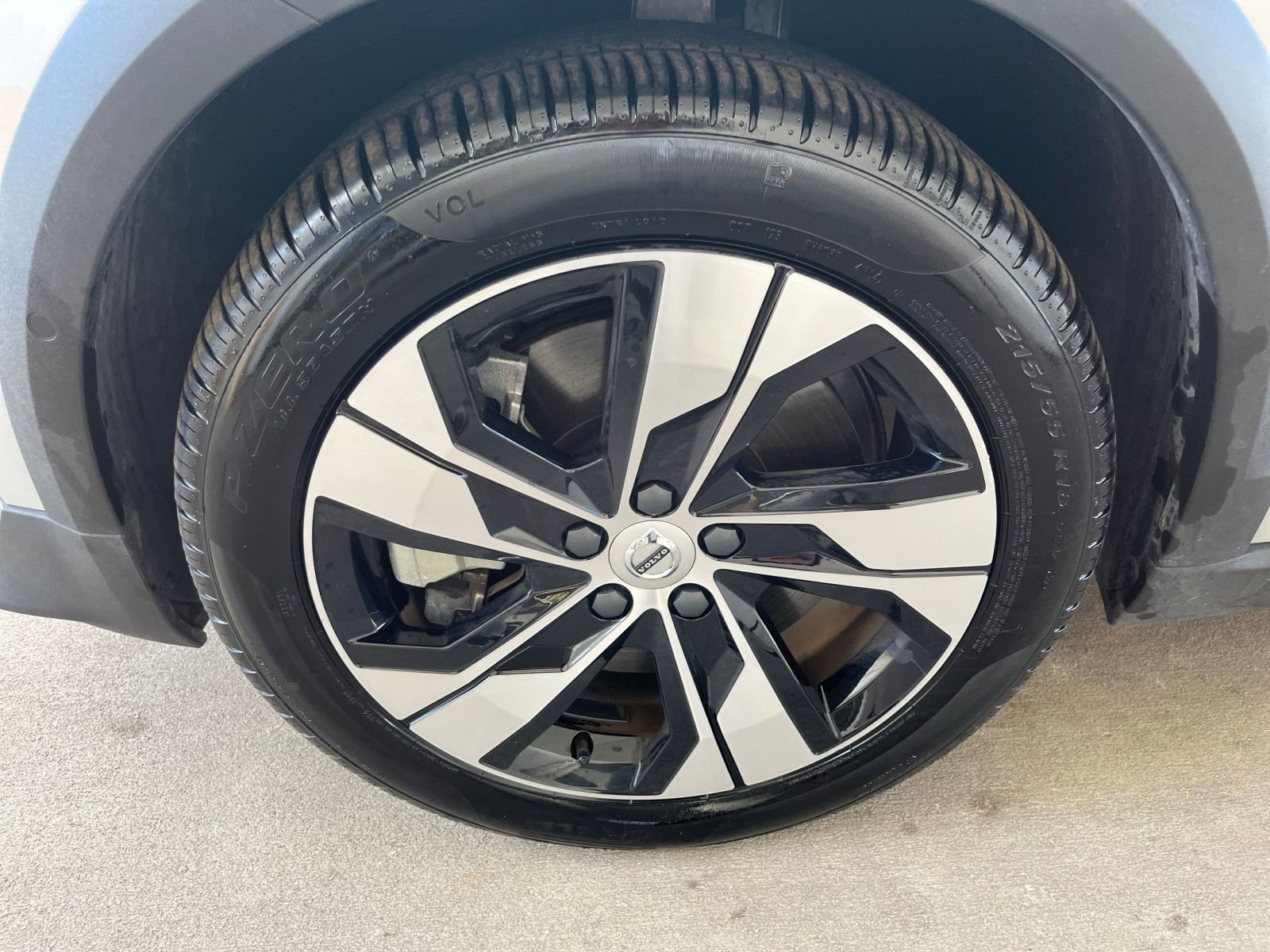 Thumbnail: 2025 Volvo S60 - 30