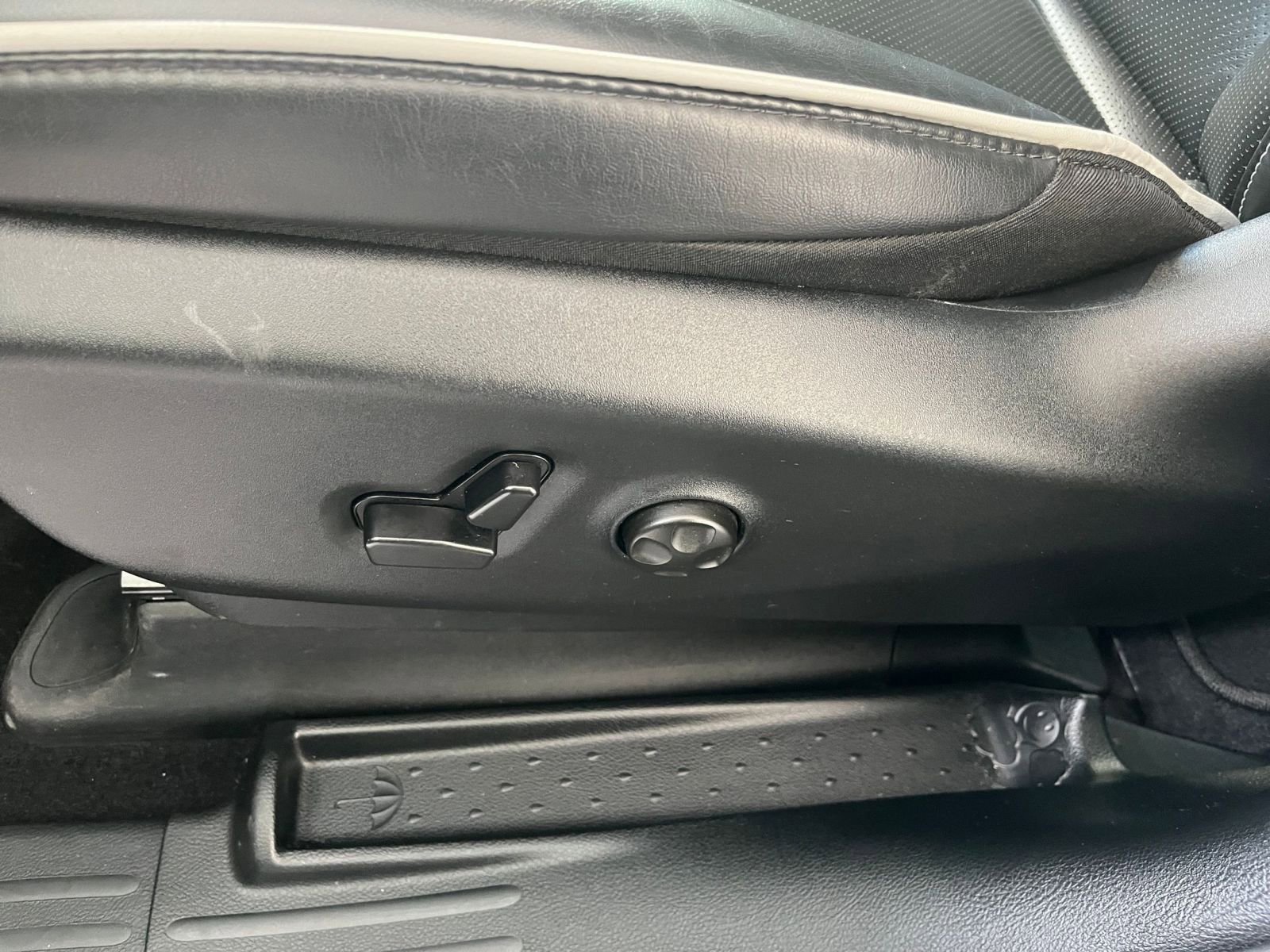 Thumbnail: 2025 Chrysler Pacifica - 25