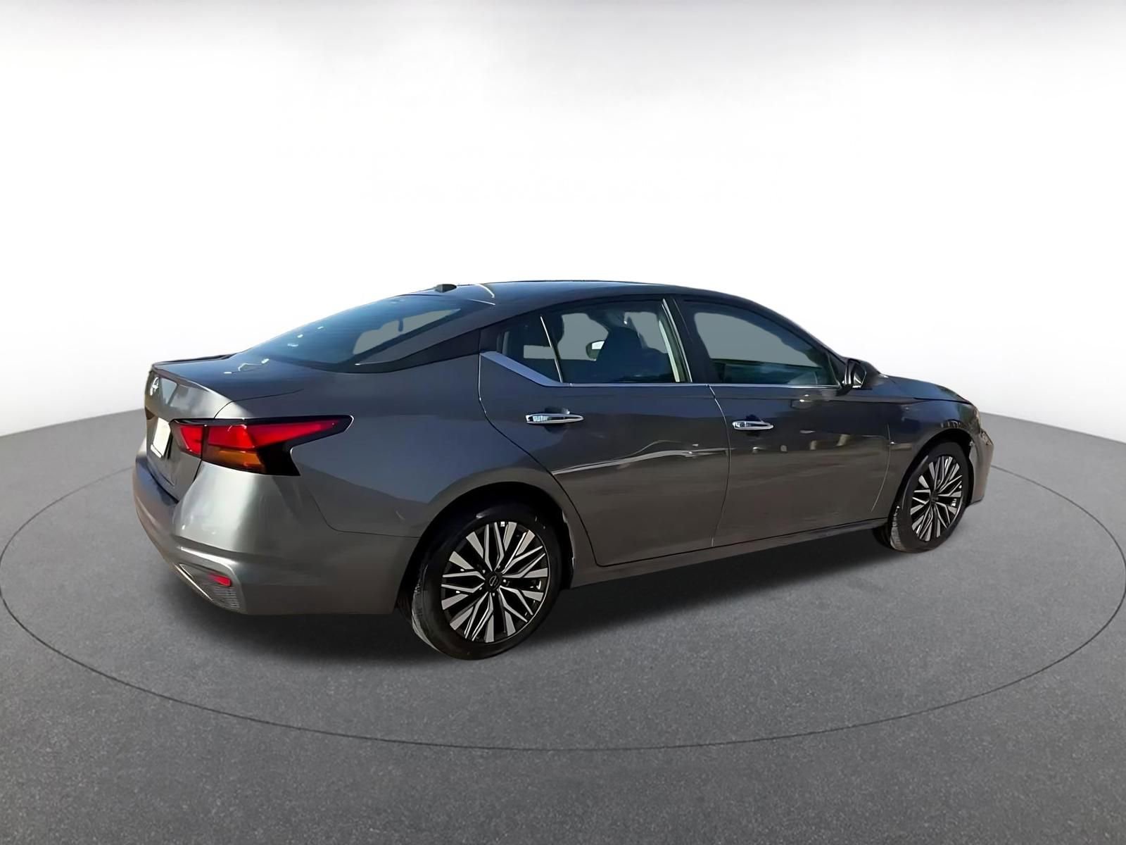 Thumbnail: 2025 Nissan Altima - 12