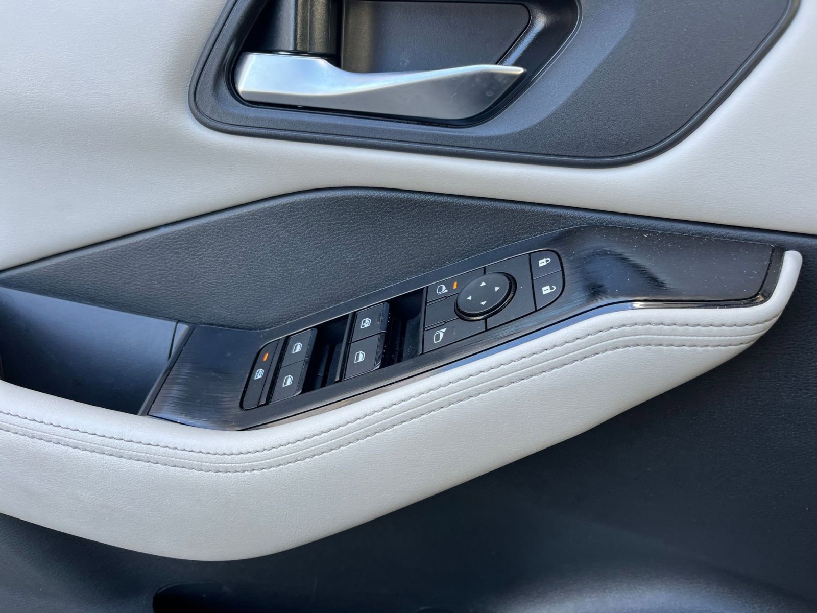 Thumbnail: 2025 Nissan Rogue - 18