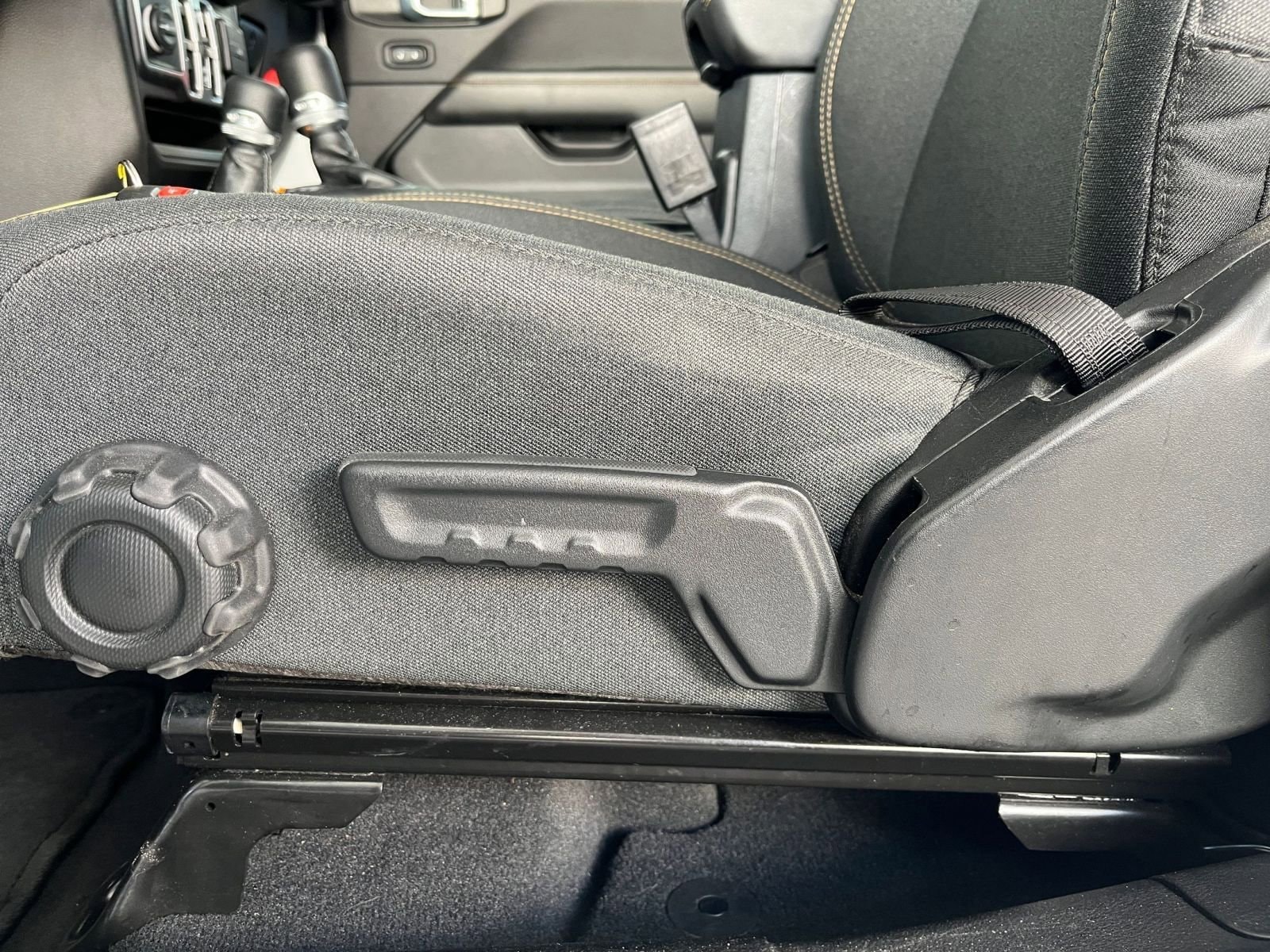 Thumbnail: 2025 Jeep Wrangler - 23