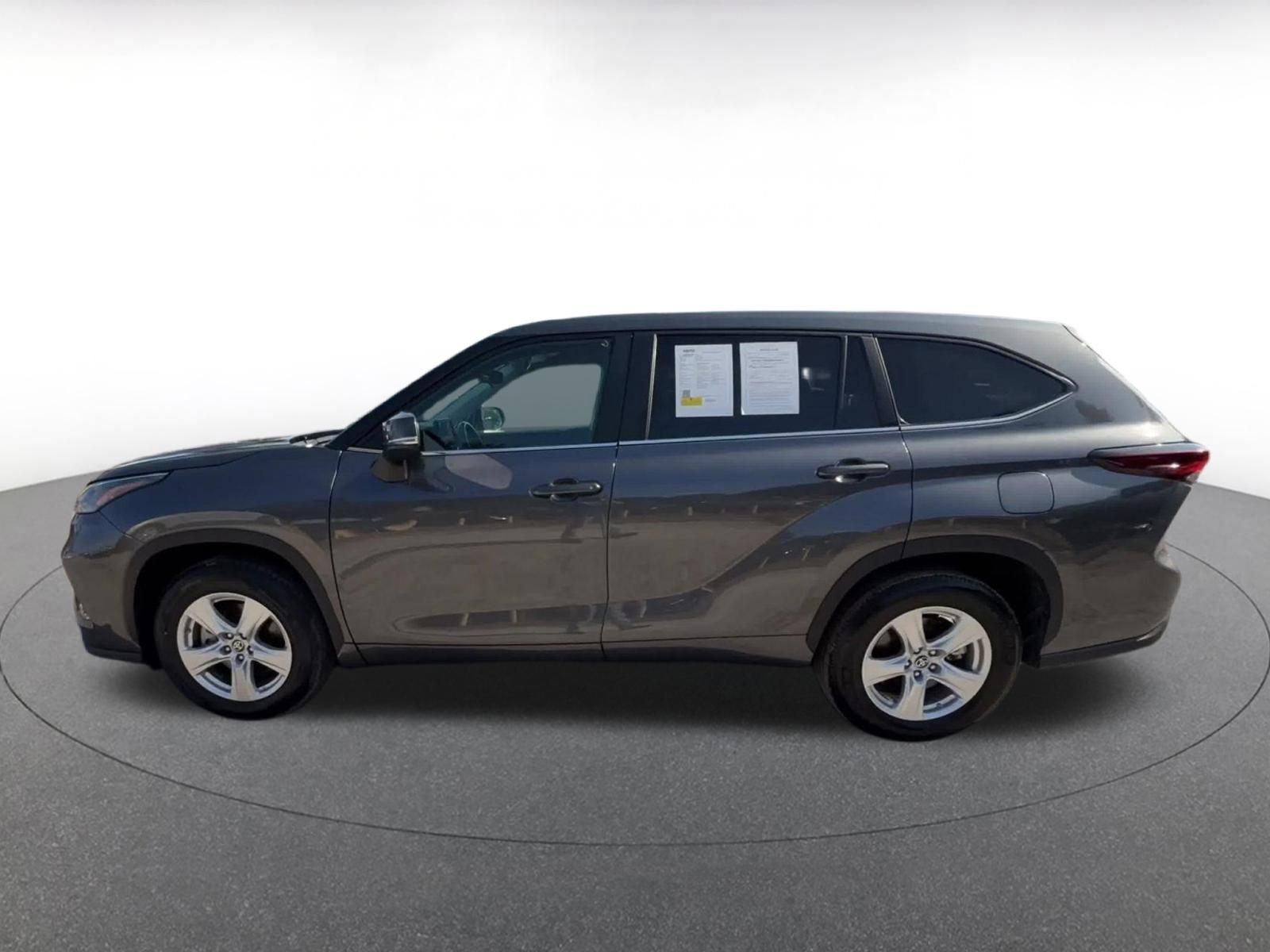 Thumbnail: 2025 Toyota Highlander - 9