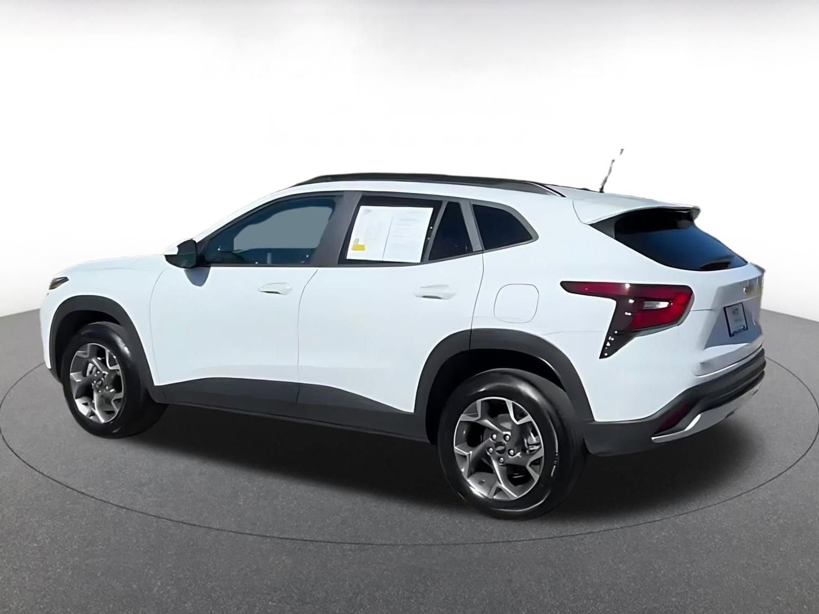 Thumbnail: 2025 Chevrolet Trax - 10