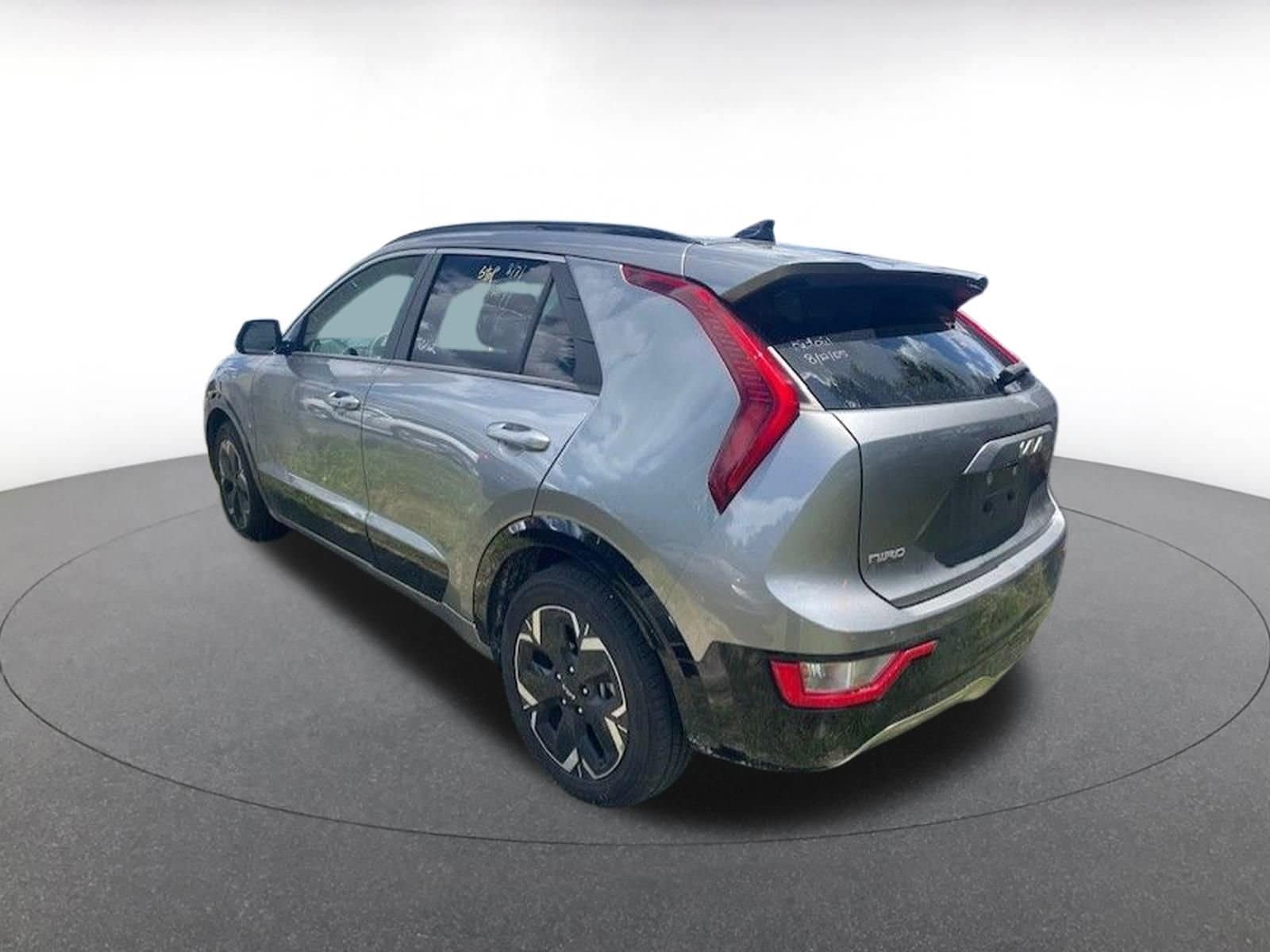 Thumbnail: 2023 Kia Niro - 6