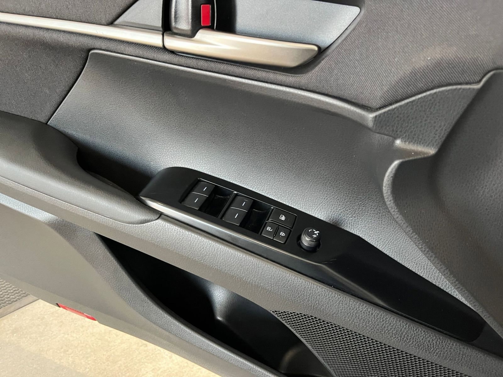 Thumbnail: 2025 Toyota Camry - 20