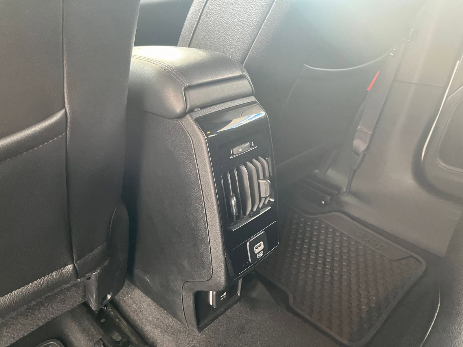 Thumbnail: 2025 Jeep Compass - 24