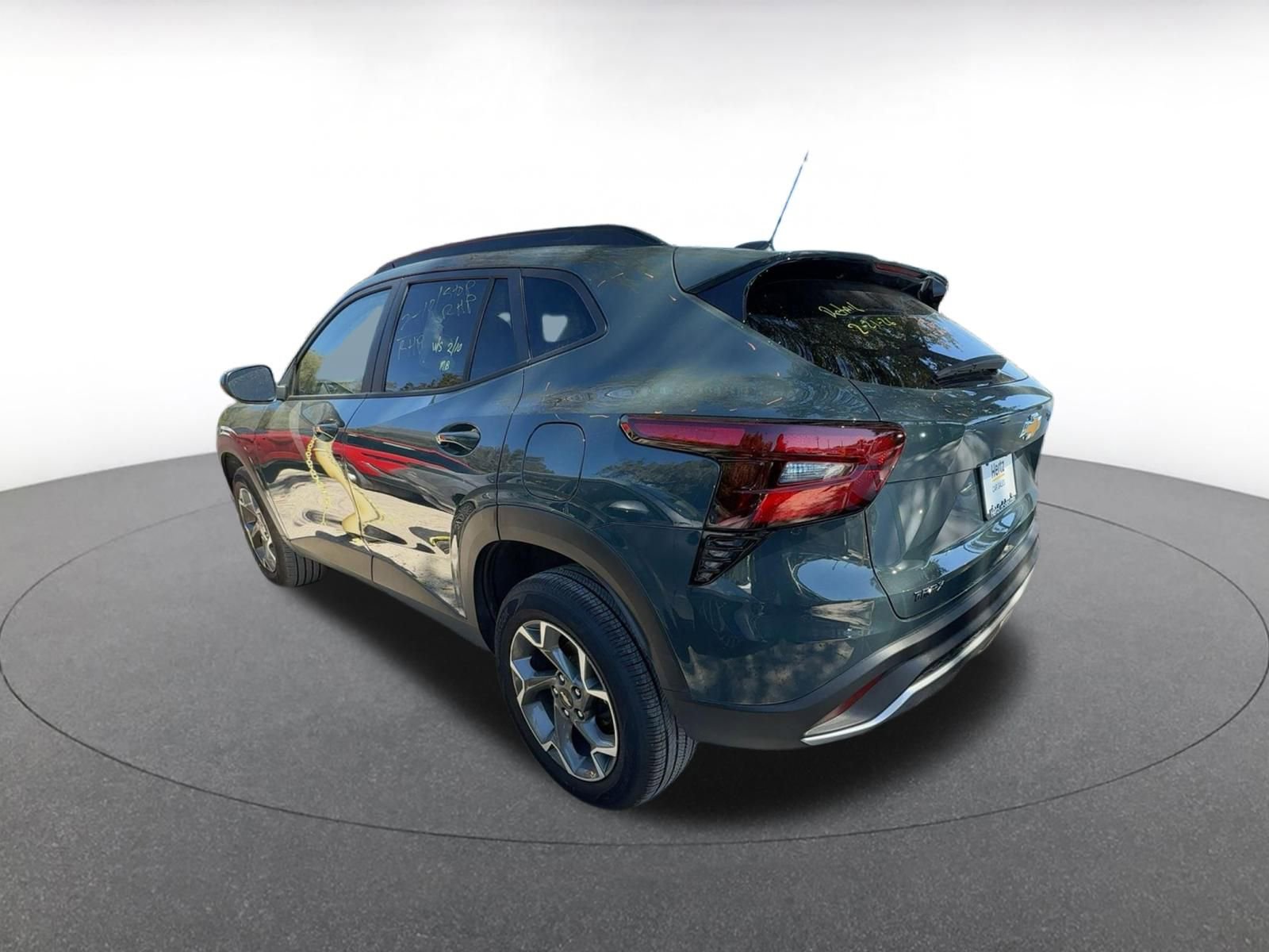 Thumbnail: 2025 Chevrolet Trax - 3