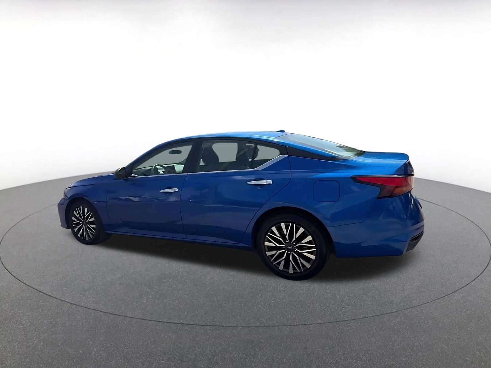 Thumbnail: 2025 Nissan Altima - 10