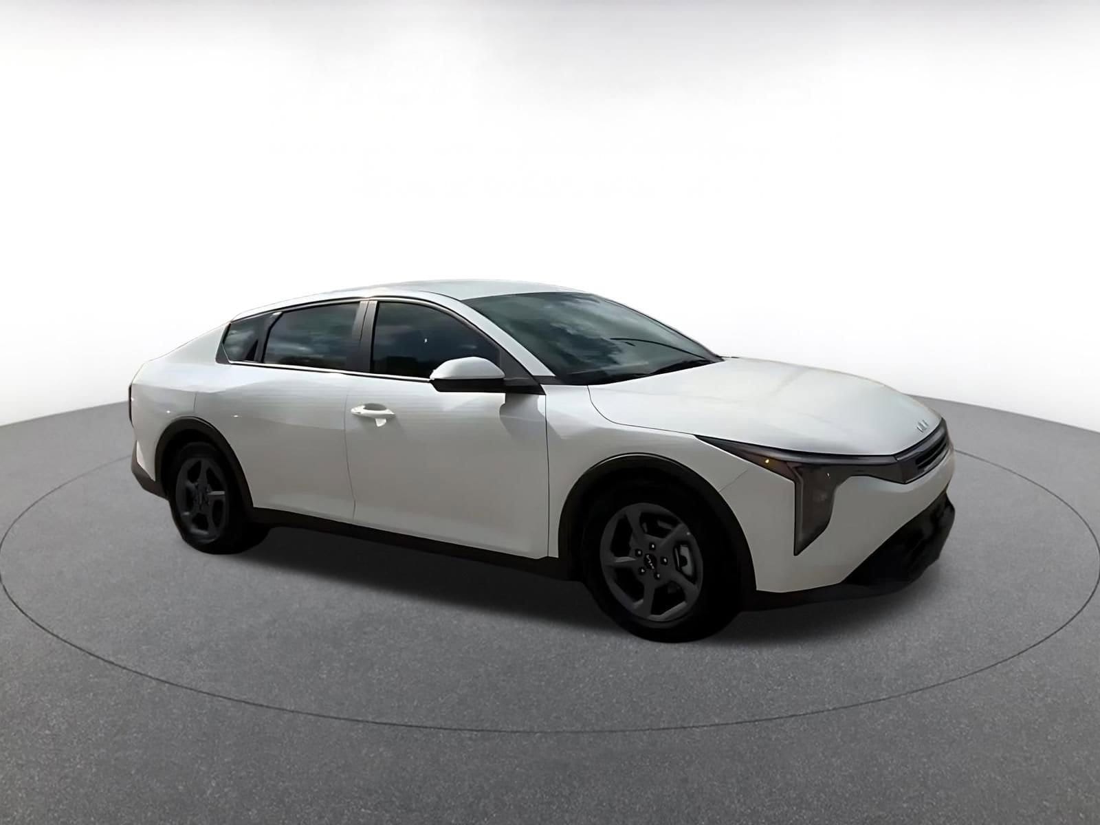 Thumbnail: 2025 Kia K4 - 2