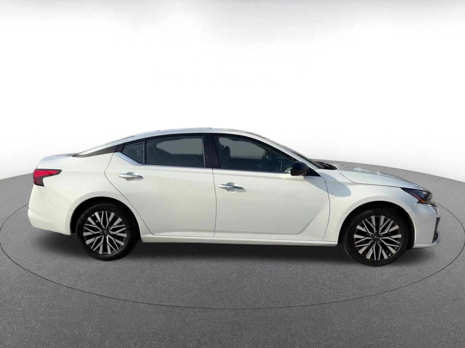 Thumbnail: 2025 Nissan Altima - 16