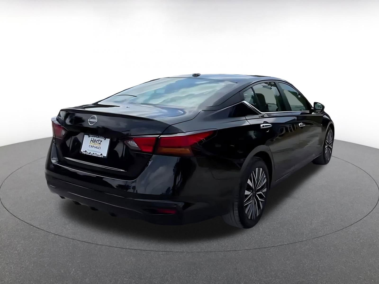 Thumbnail: 2025 Nissan Altima - 14