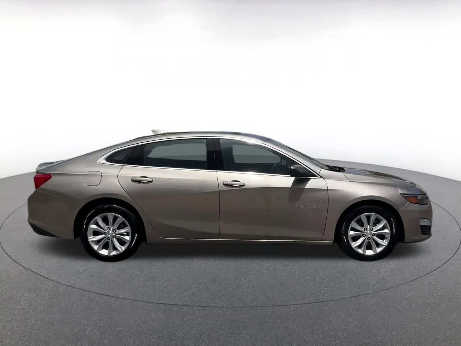 Thumbnail: 2023 Chevrolet Malibu - 16