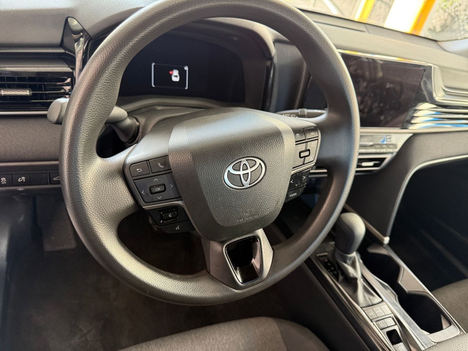 Thumbnail: 2025 Toyota Camry - 28