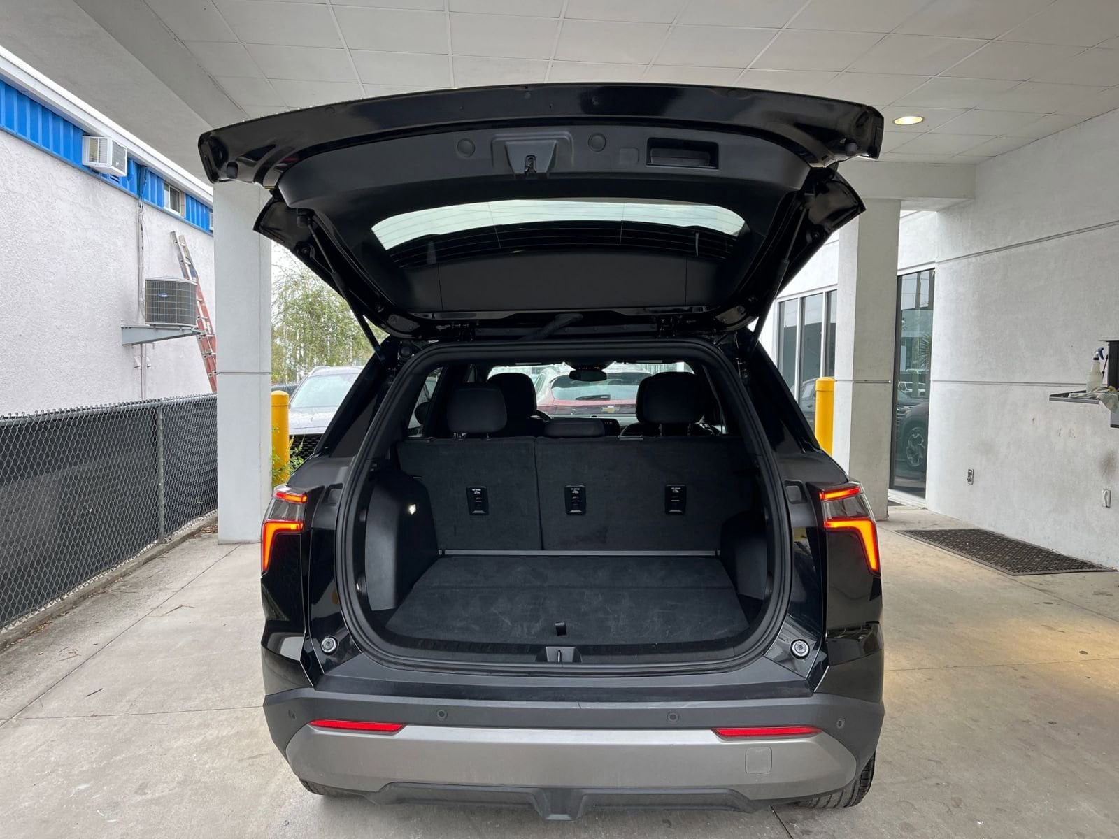 Thumbnail: 2025 Chevrolet Equinox - 31