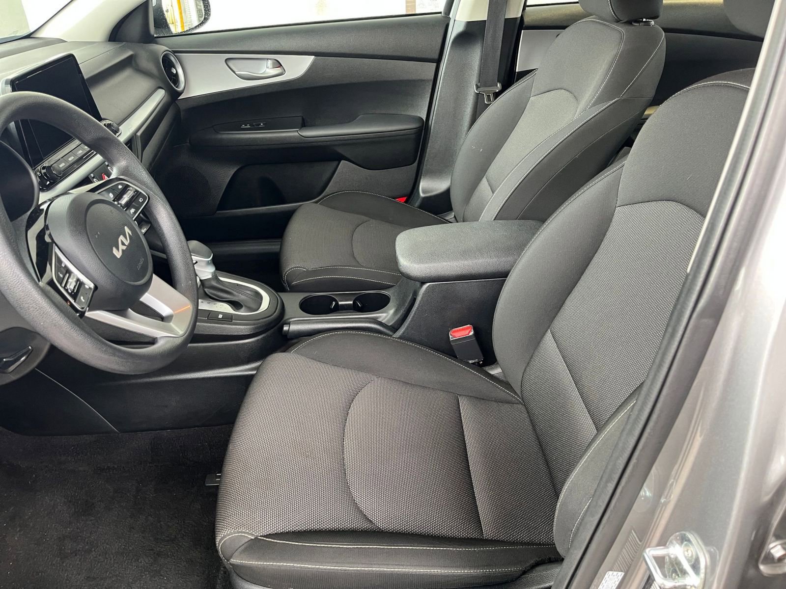 Thumbnail: 2024 Kia Forte - 24