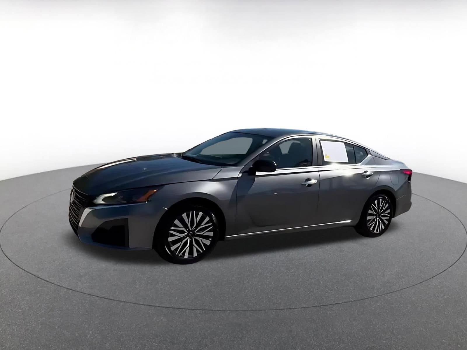 Thumbnail: 2025 Nissan Altima - 8